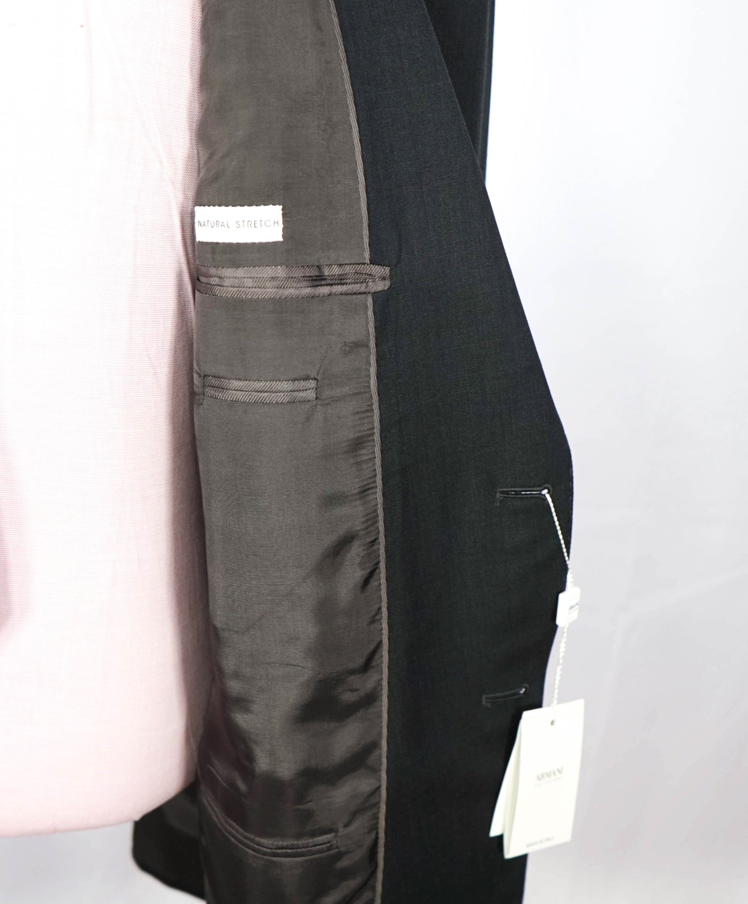 $1,995 ARMANI COLLEZIONI - Solid Gray "G LINE" Wool Suit - 48L