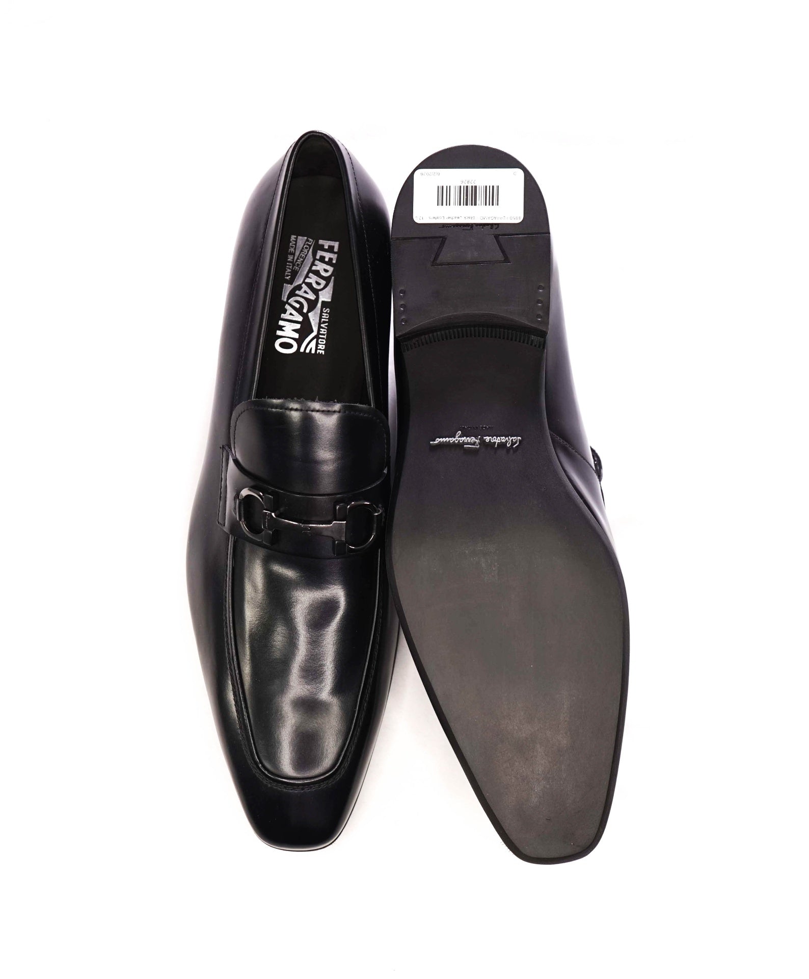 $850 FERRAGAMO - Black Leather Gancini Loafers - 13 D
