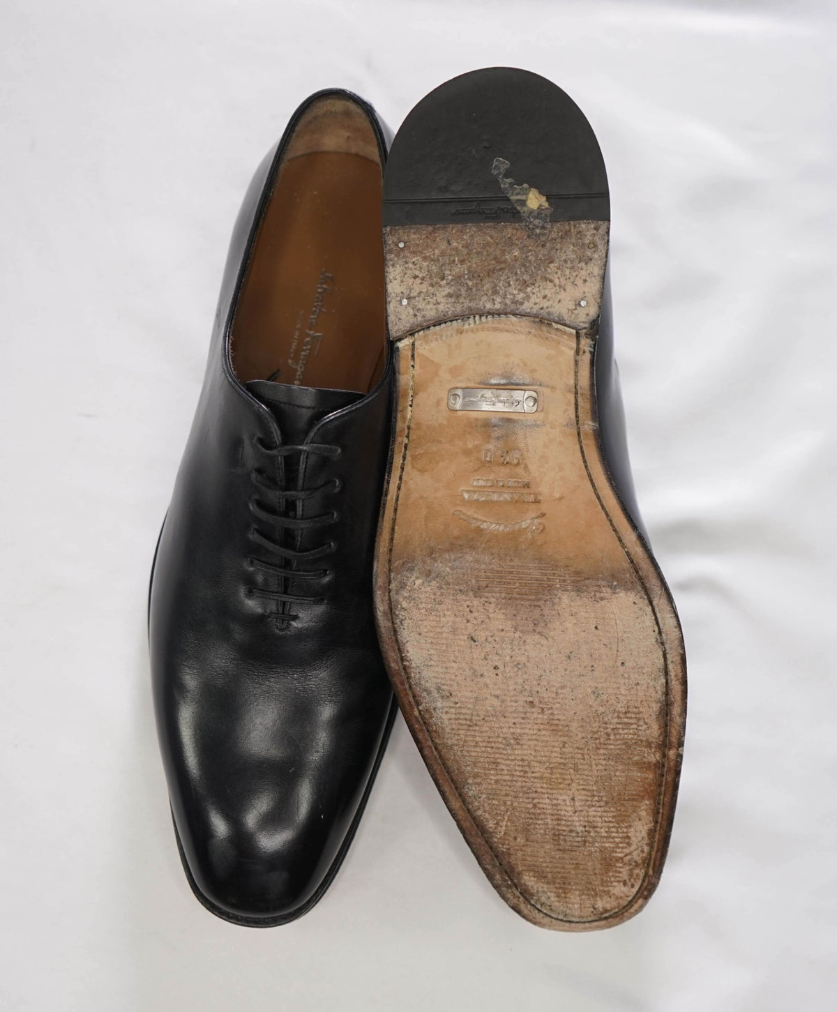 $1,395 FERRAGAMO - "TRAMEZZA" Black Leather Oxfords - 9.5 D