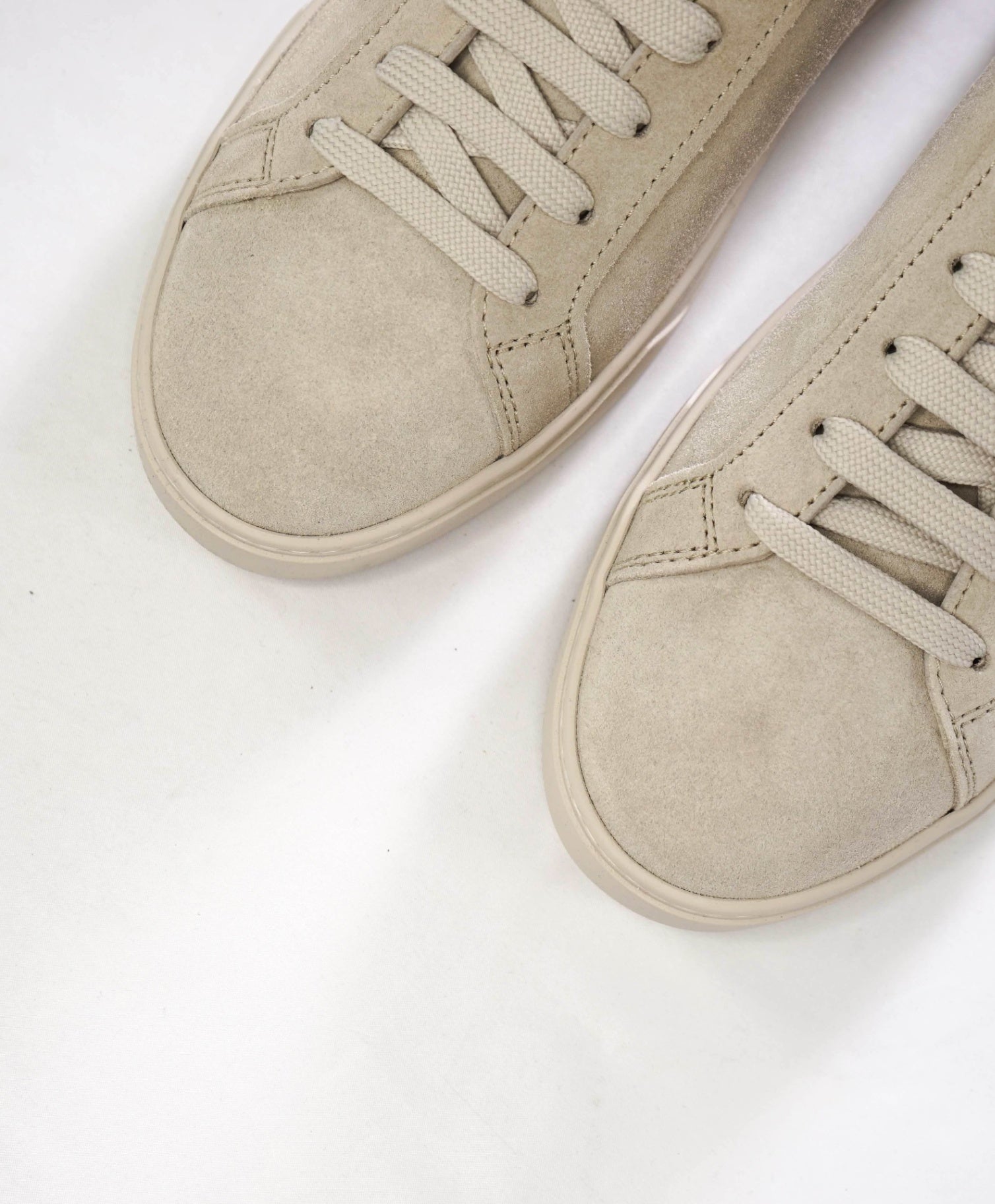 $750 TOD'S - Gray Suede Sneakers - US 9 (8UK)