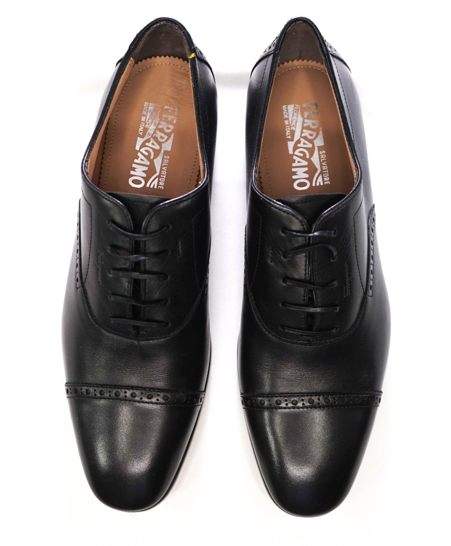 $950 SALVATORE FERRAGAMO - "Riley" Black Leather Oxfords - 10.5 EE