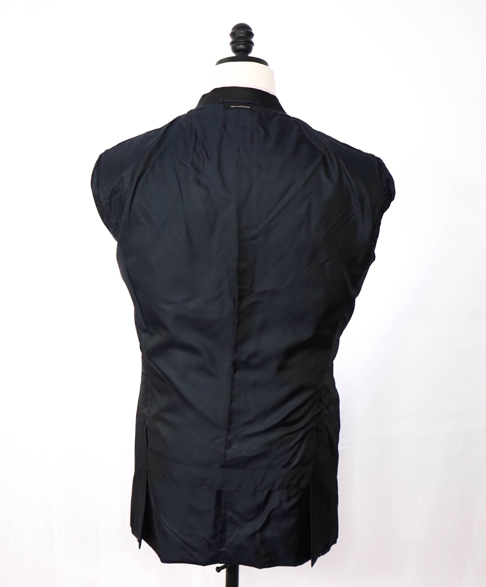 $6,950 TOM FORD - O'Connor Navy Wool Shawl Lapel Tuxedo - 48R