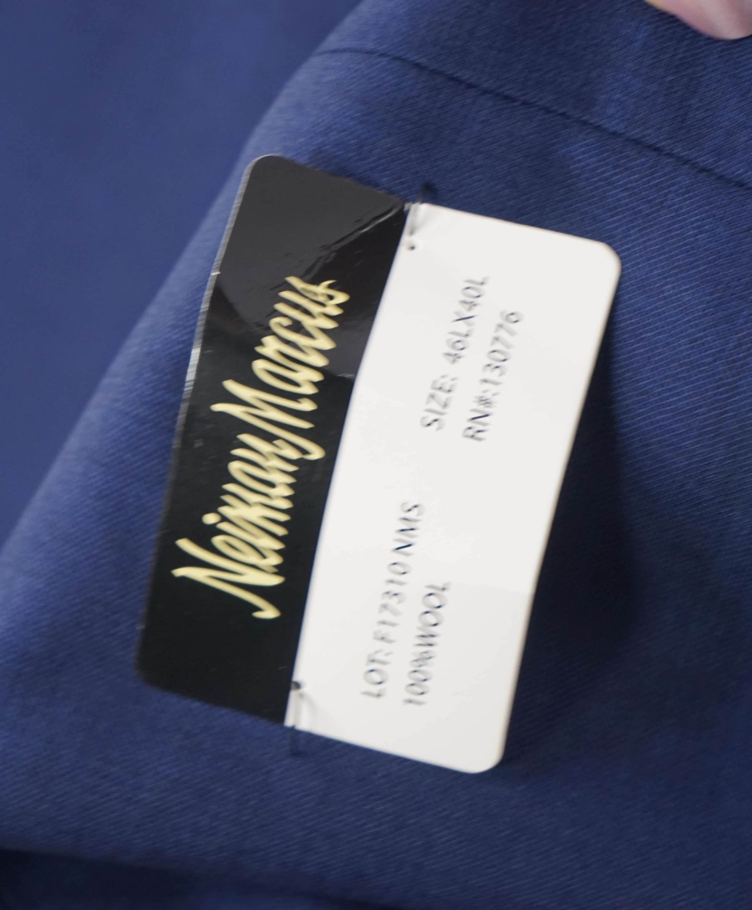 $1,195 NEIMAN MARCUS - Navy Blue Super 120's Wool Suit - 46L