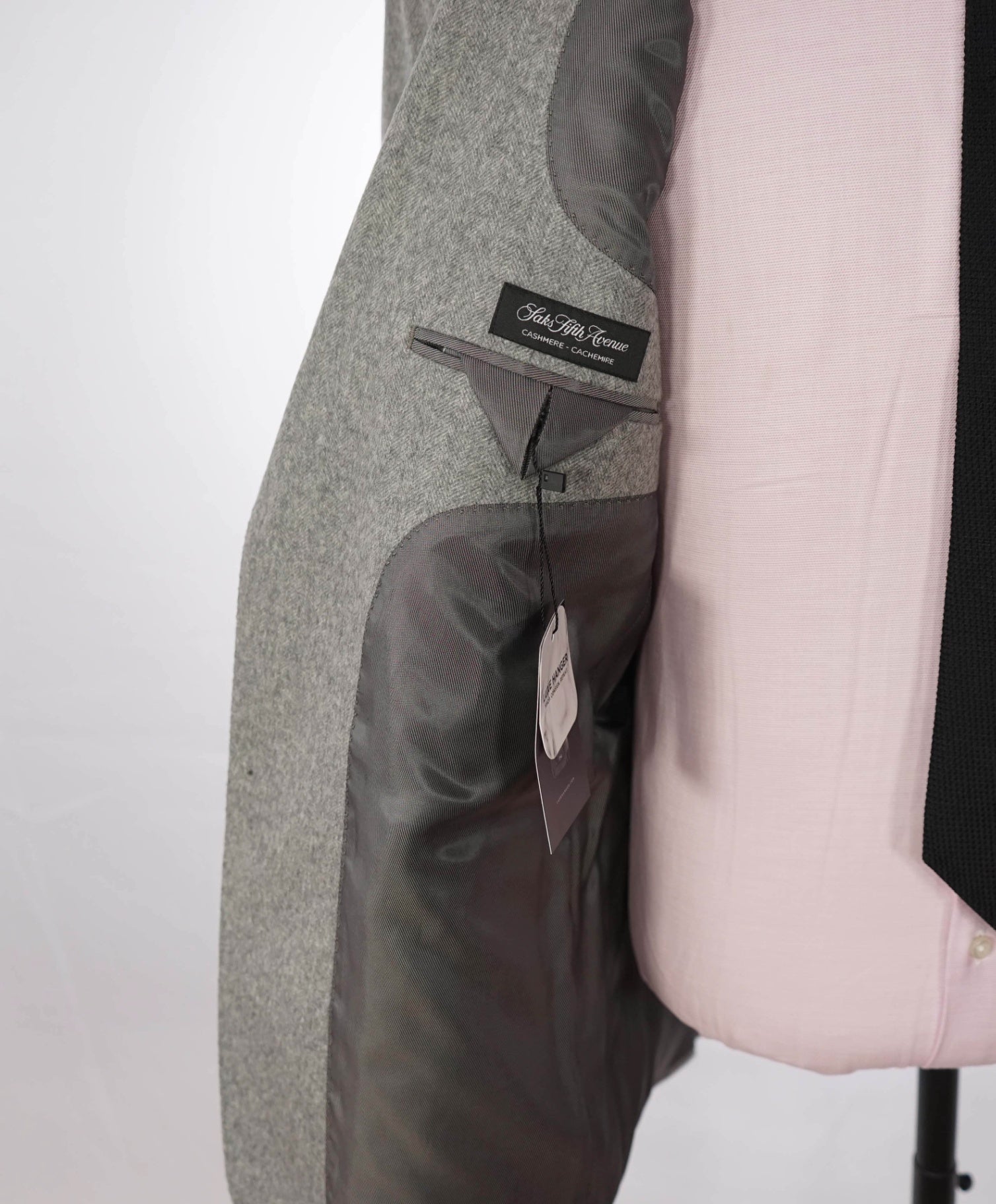 $1,295 SAKS 5TH AVE - Light Gray Herringbone Cashmere Blazer - 44R