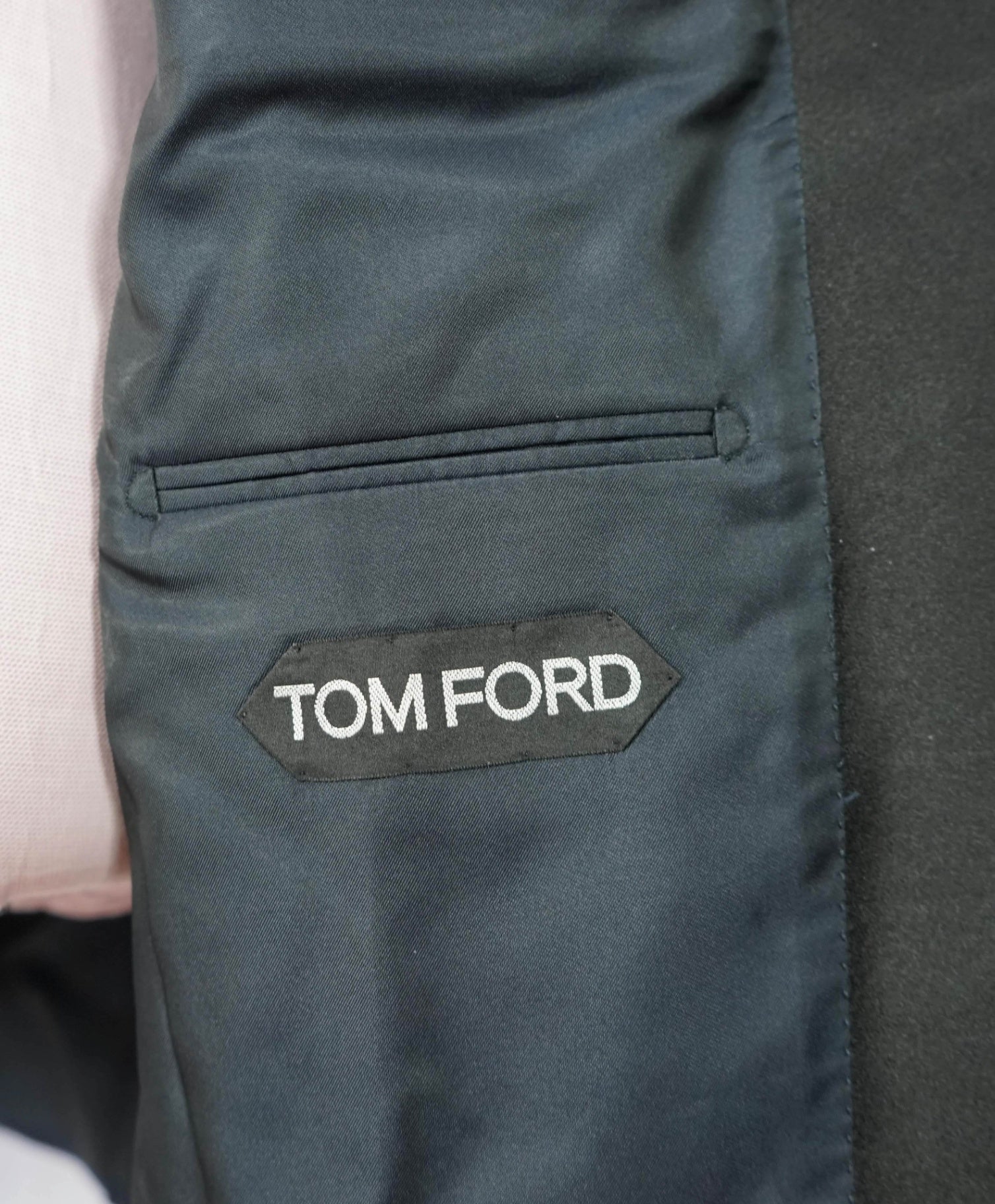 $6,950 TOM FORD - O'Connor Navy Wool Shawl Lapel Tuxedo - 48R