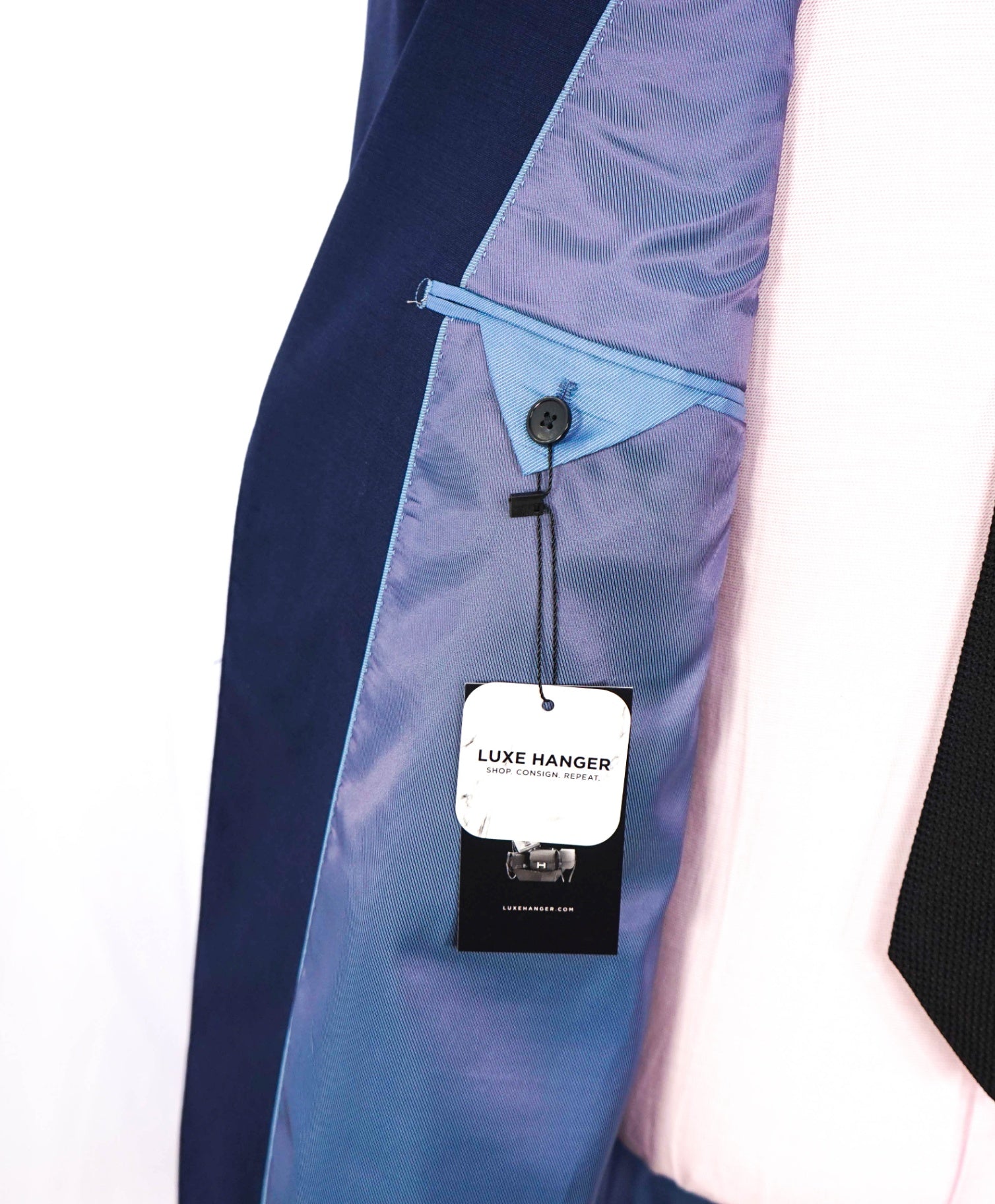 $1,195 NEIMAN MARCUS - Navy Blue Super 120's Wool Suit - 46L