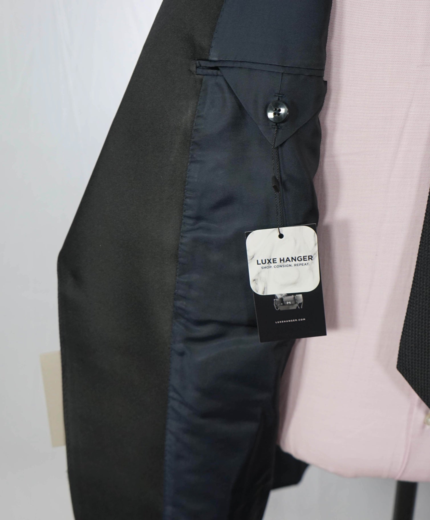 $6,950 TOM FORD - O'Connor Navy Wool Shawl Lapel Tuxedo - 48R