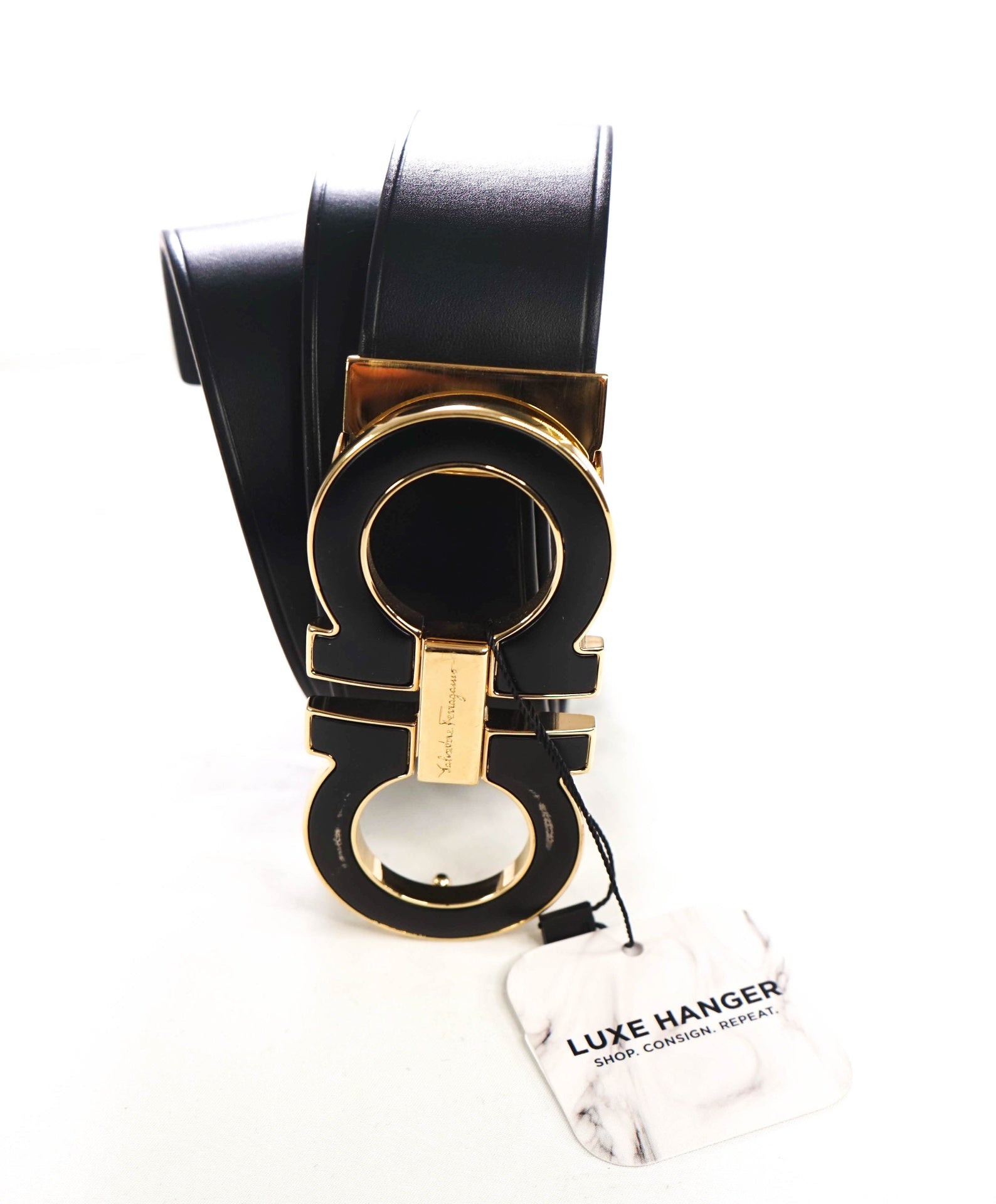 $575 FERRAGAMO - Black Leather Belt - 44W
