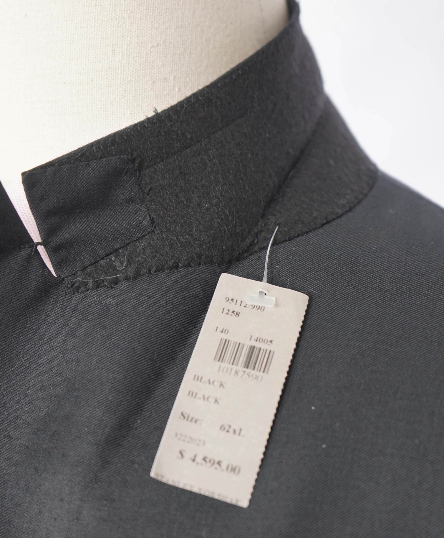 $4,595 ISAIA - Black Wool Peak Lapel Dinner Jacket - 52L