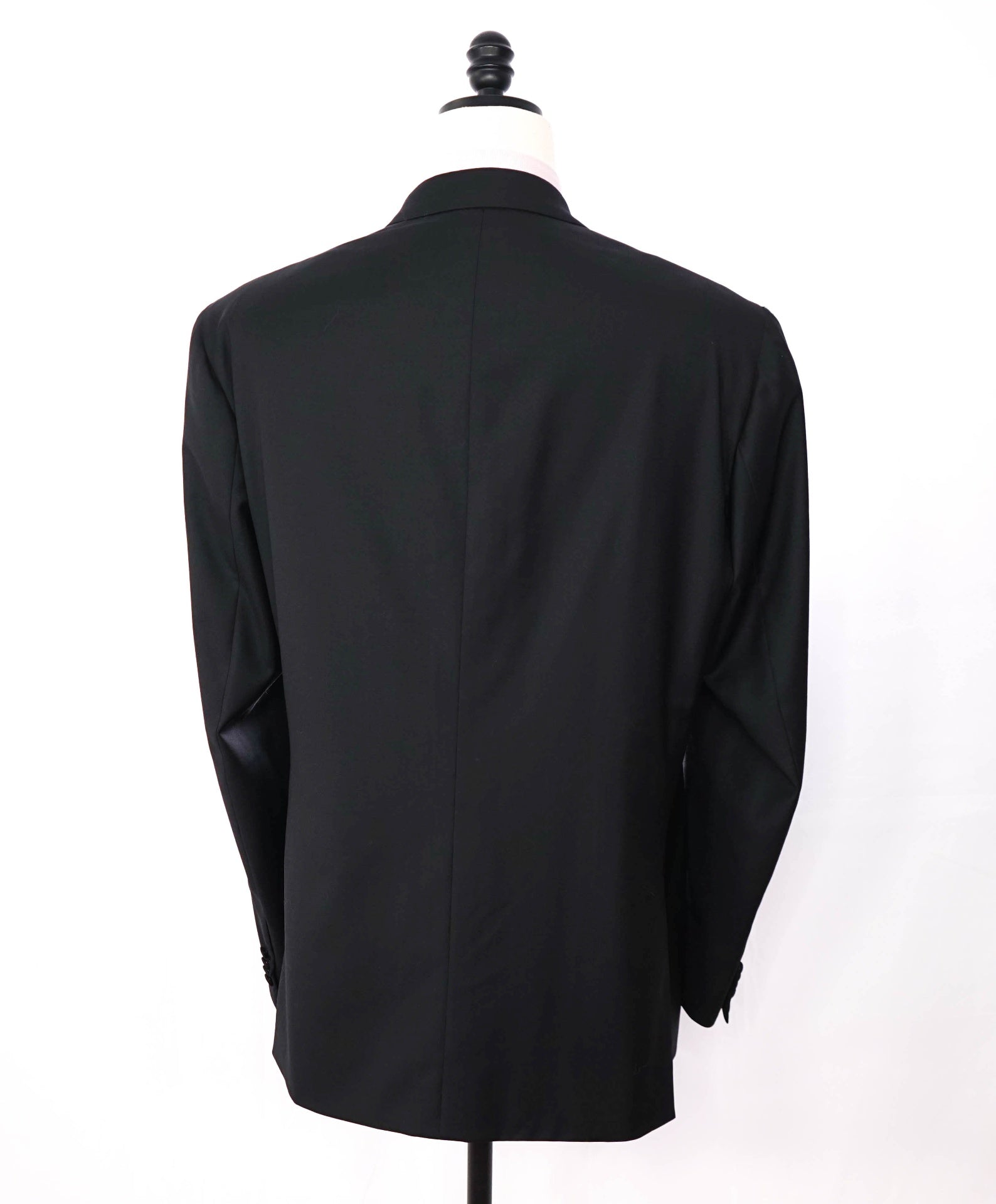 $4,595 ISAIA - Black Wool Peak Lapel Dinner Jacket - 52L