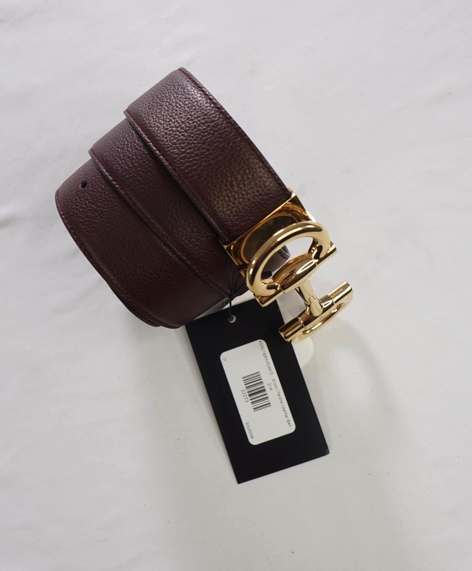 $535 FERRAGAMO - Brown/Black Reversible Pebble Leather Belt - 31W