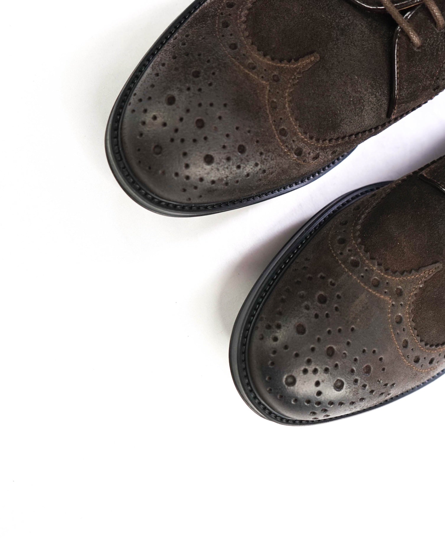 $595 DOUCAL'S - Brown Distressed Suede Wingtip Derby - US 7 (40EU)