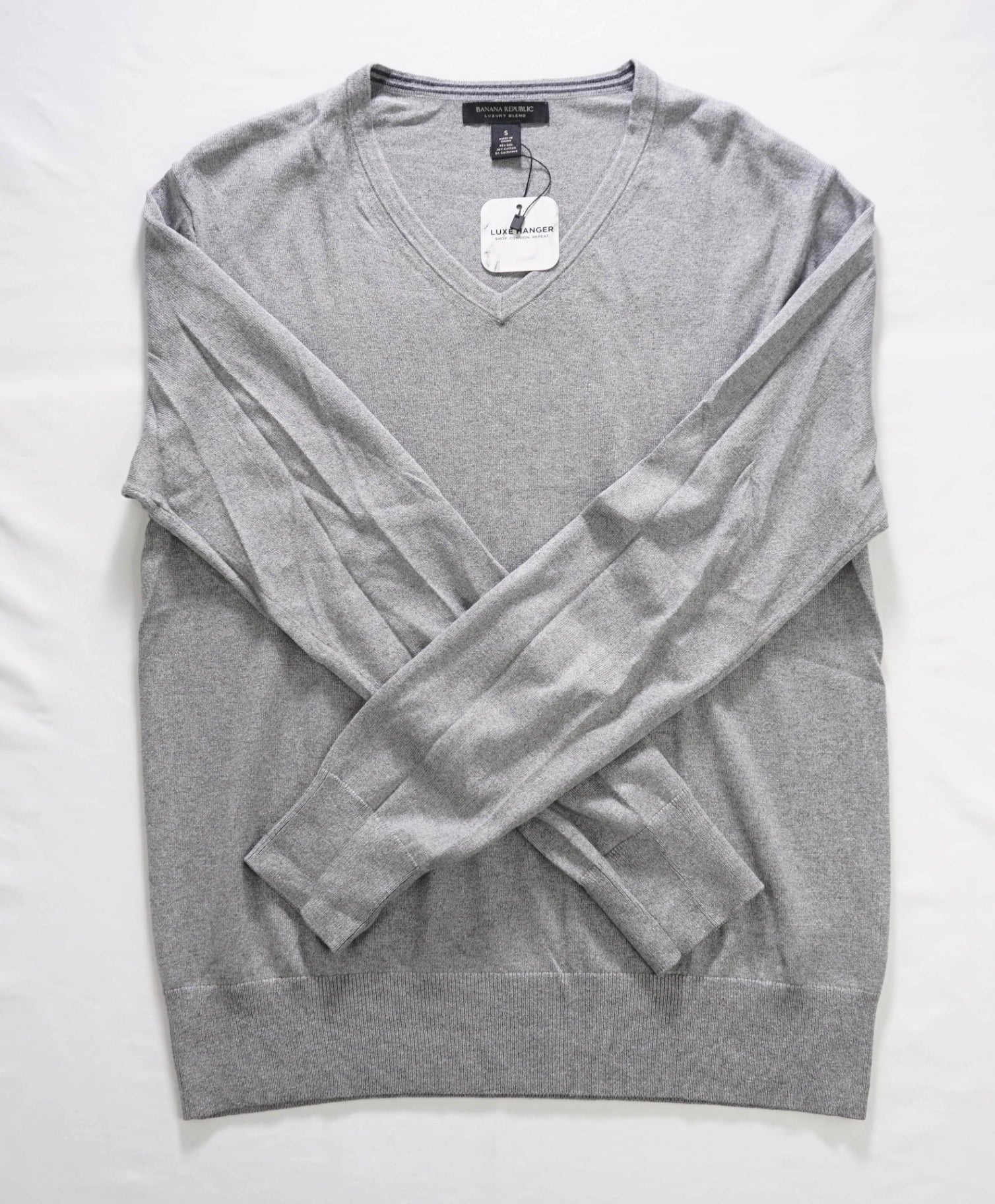 $90 BANANA REPUBLIC - Gray Silk/Cotton/Cashmere V-Neck Sweater - S