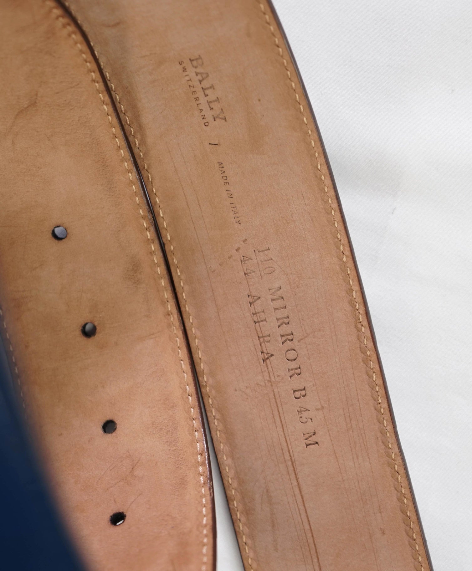 $430 BALLY - Blue Alligator Leather Mirror B Belt - 44W