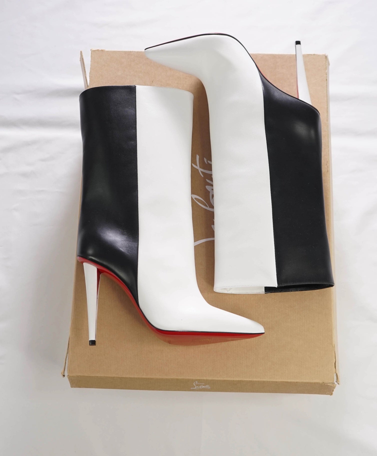 $1,595 LOUBOUTIN - "ASTRILARGE BOOTY" 100mm Boots -38EU
