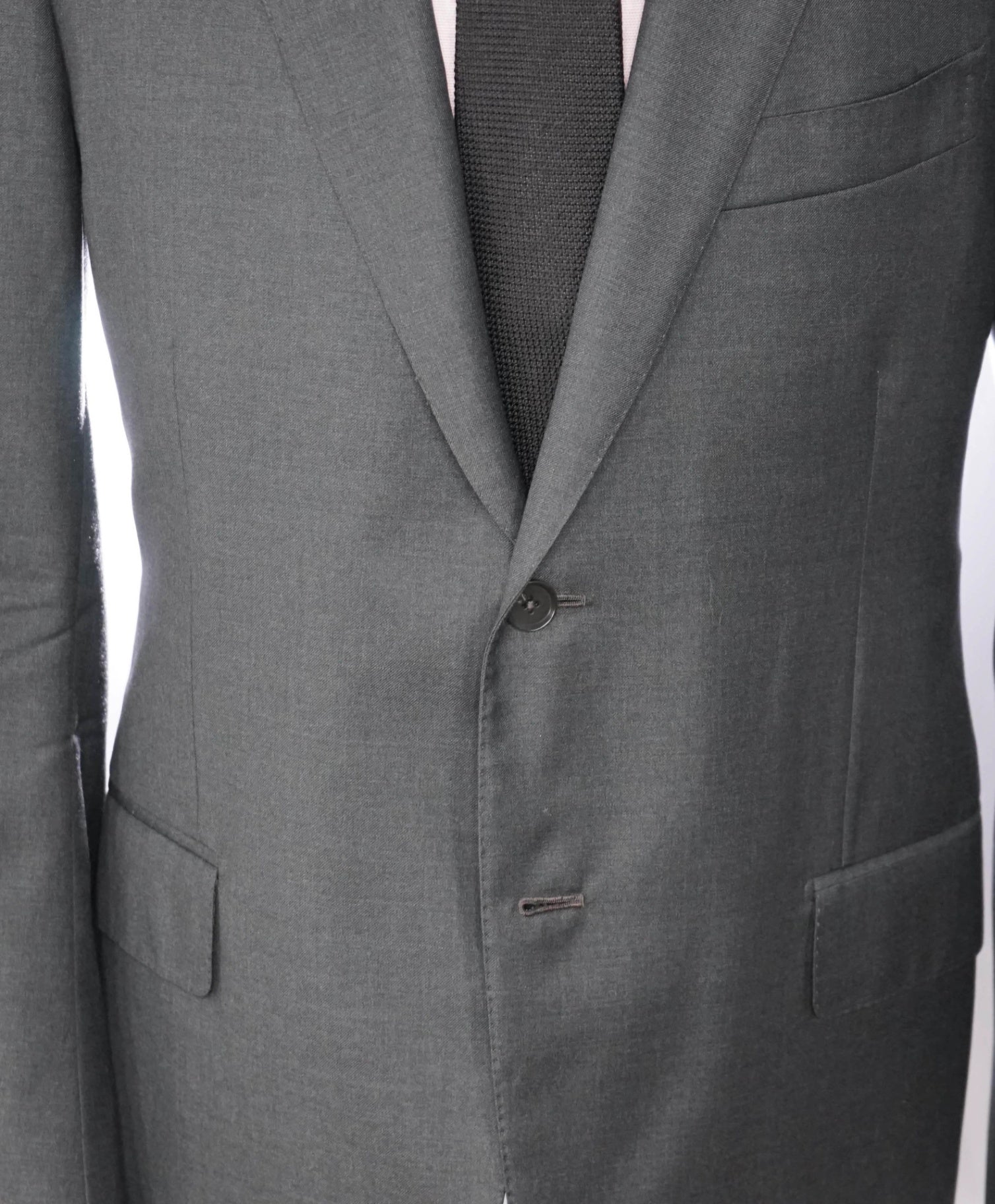 $3,995 ISAIA - "AQUASPIDER" Solid Gray Wool Suit - 46R