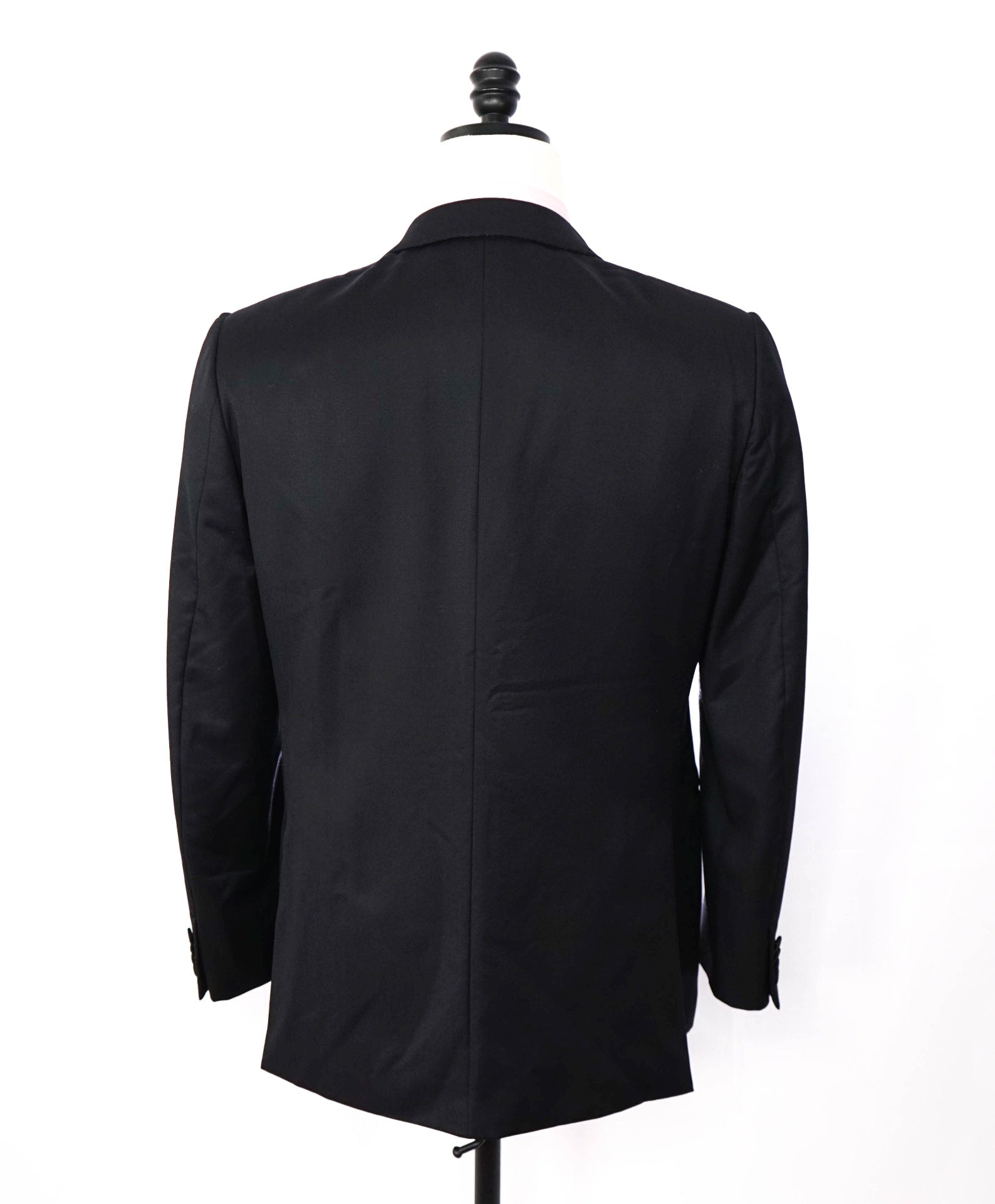$2,695 ZEGNA - Black "MICRONSPHERE" Peak Dinner Jacket - 38R