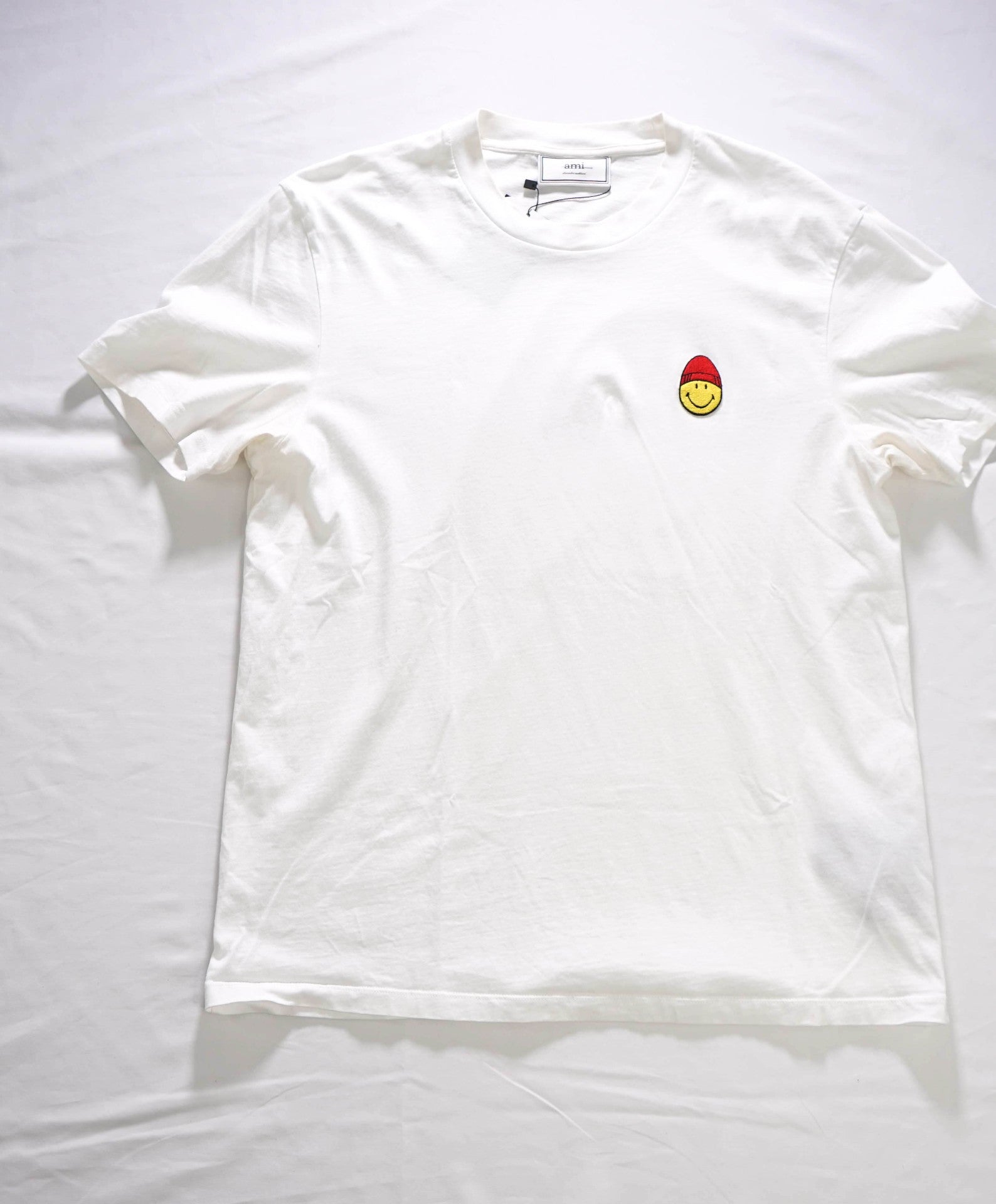 $130 AMI - Solid White Cotton Smiley T Shirt - L