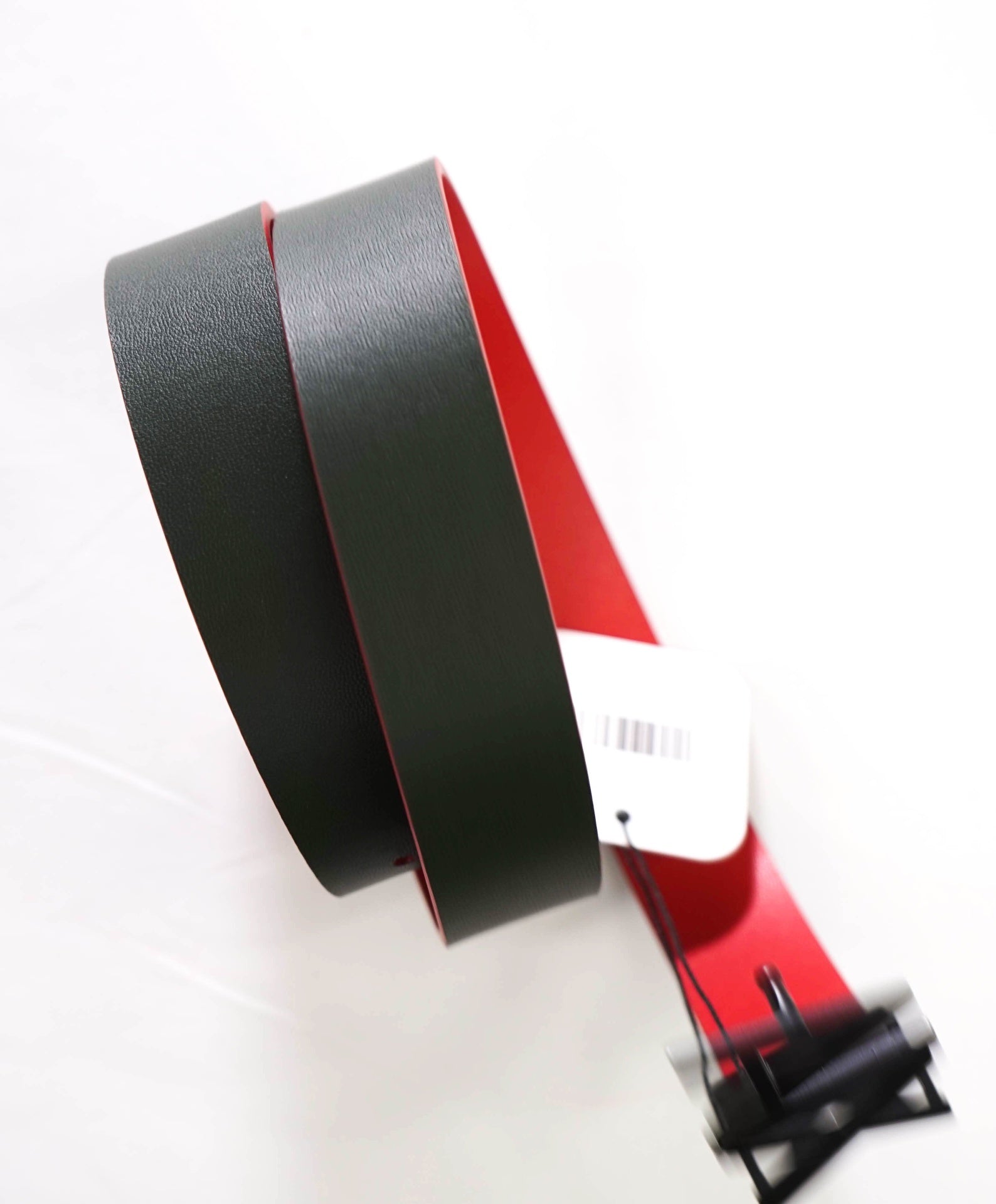 $75 ARMANI EXCHANGE - Red/Green Reversible Leather Belt - 36W