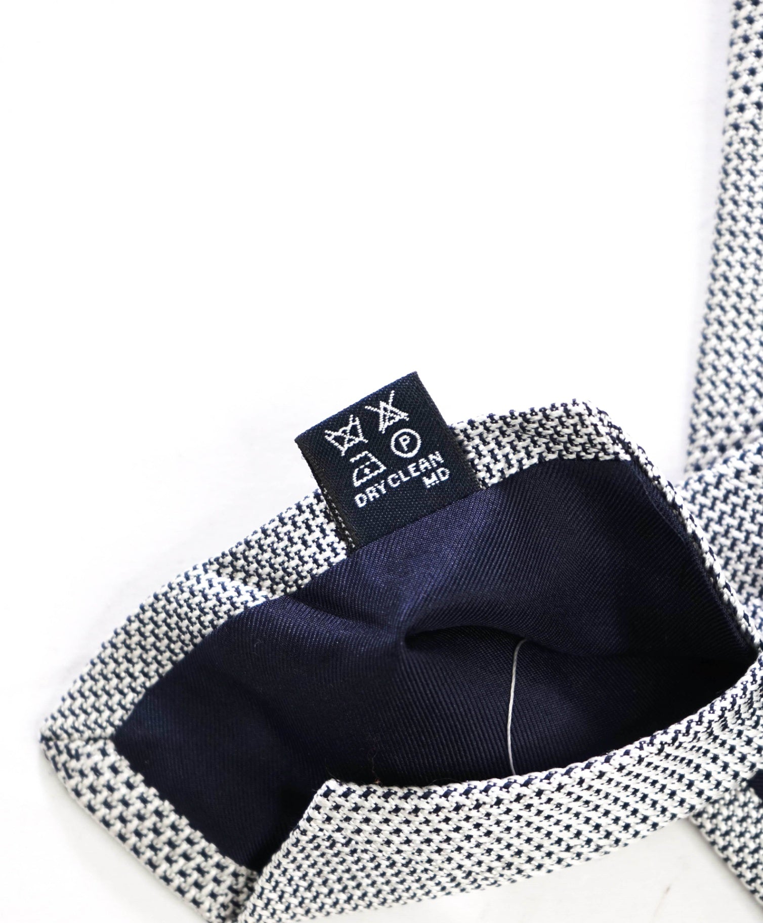 $275 DRAKE'S - Woven White/Black Tonal Stripes Silk - 3" Tie
