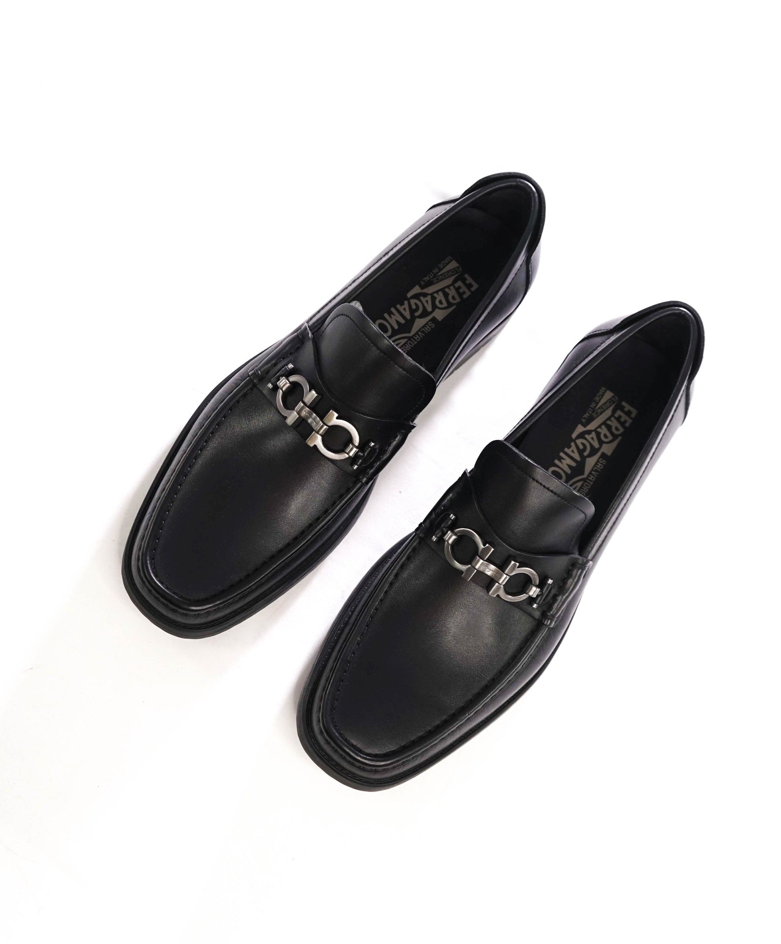 $995 FERRAGAMO - Black "MASTER" Lug-Sole Loafers - 9 D
