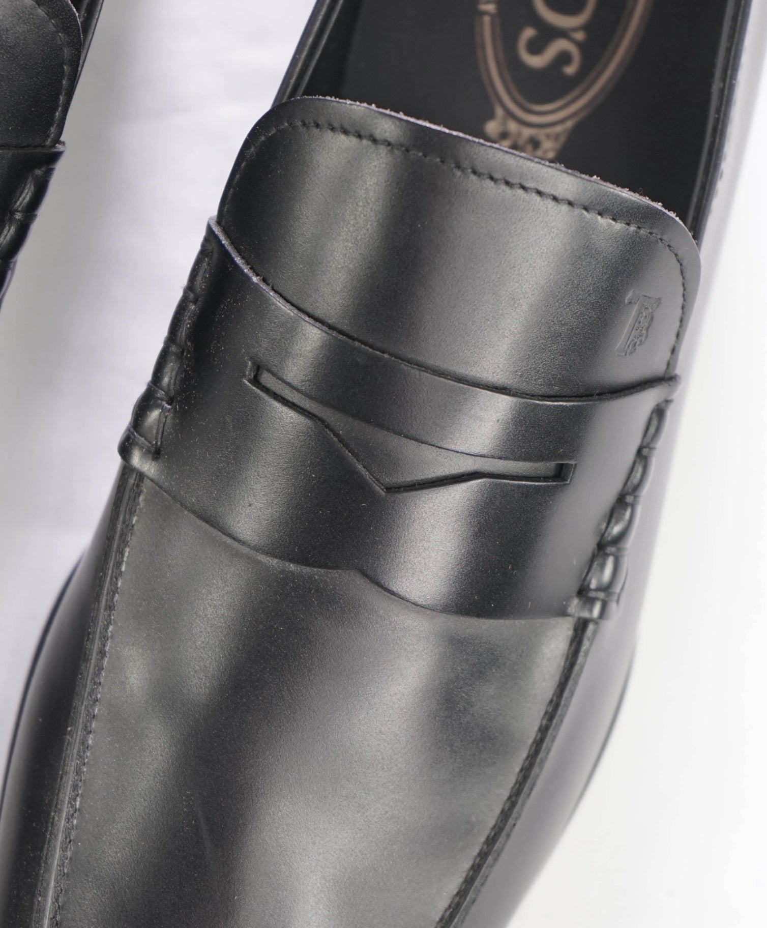 $925 TOD'S - Black Leather Penny Loafers - US 10 (9UK)