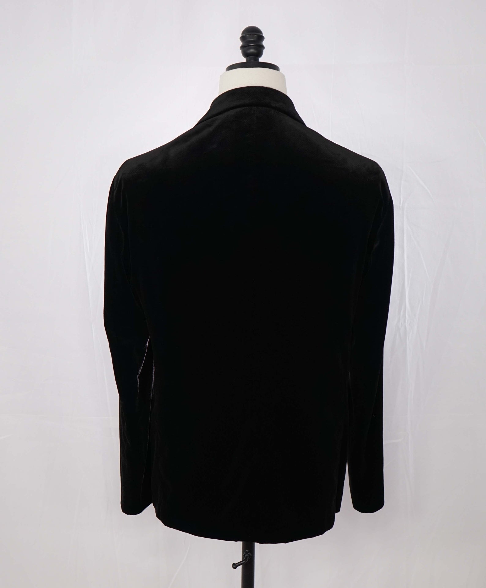 $2,995 GIORGIO ARMANI - Velvet Black Geometric Blazer - 42R