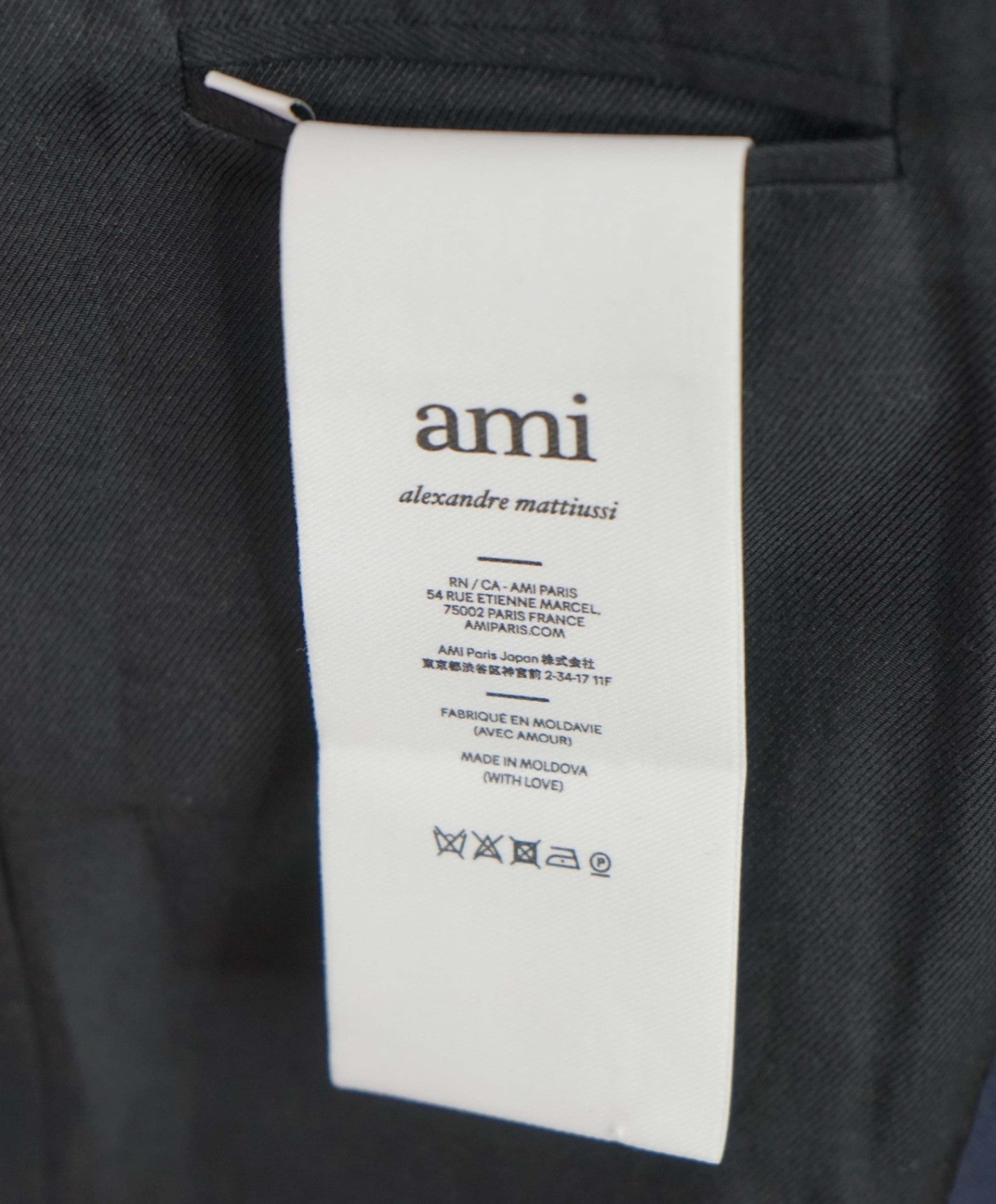 $1,020 AMI - Navy Blue Wool Blazer - 46