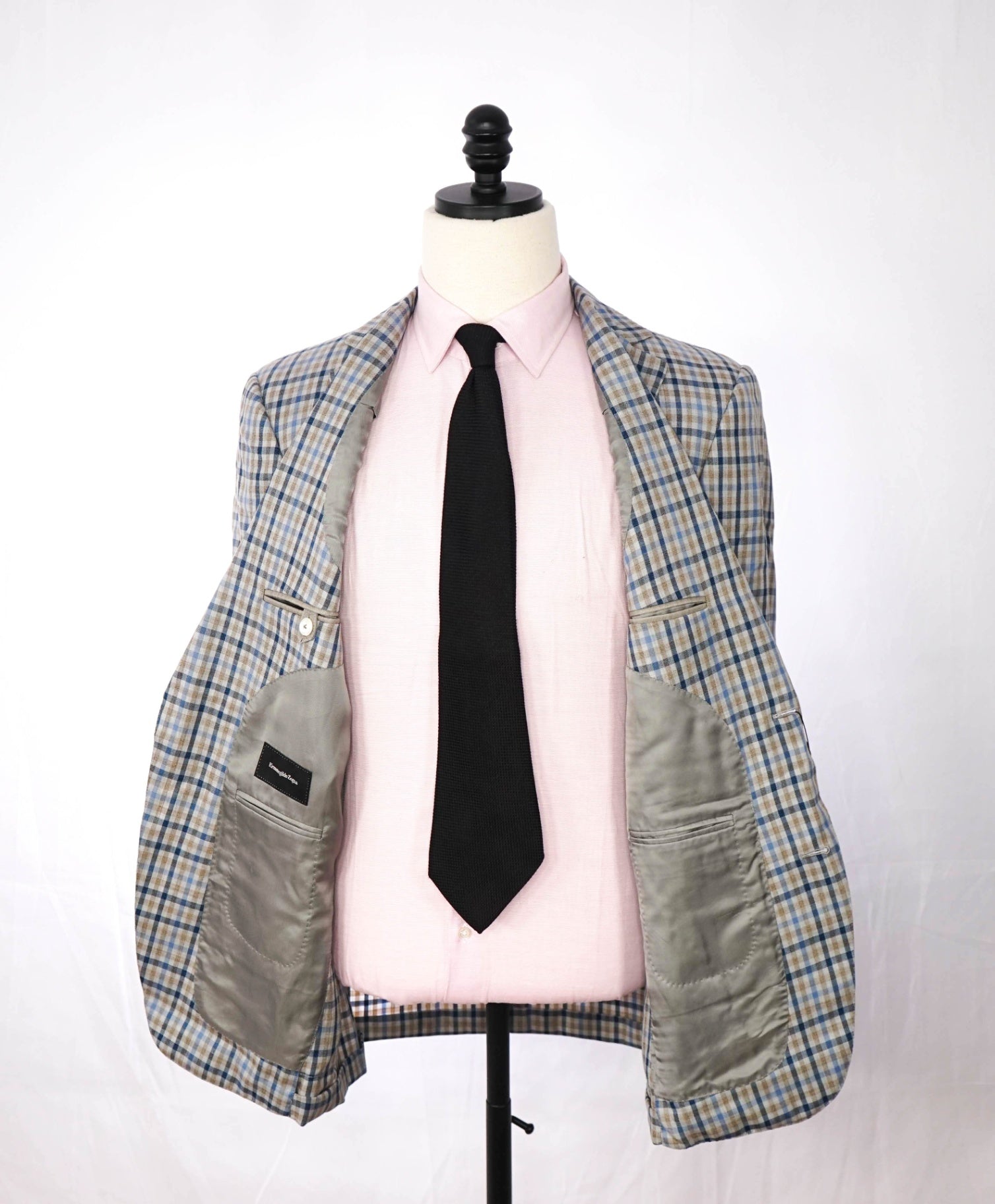 $3,590 ZEGNA - Blue/Beige Plaid Wool Blazer - 40R
