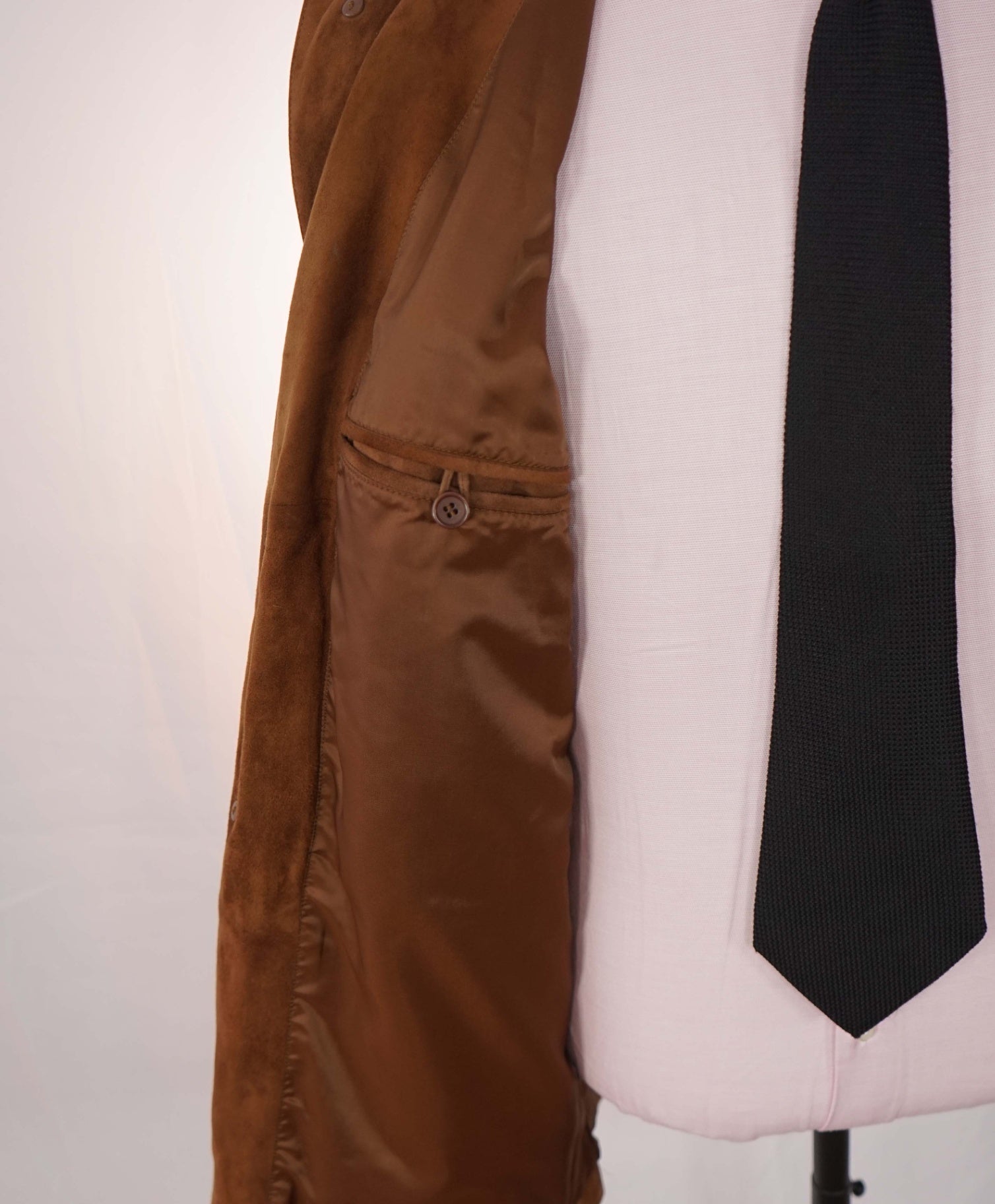 $900 GRANT THOMAS - Chestnut Brown Suede Jacket - 40R
