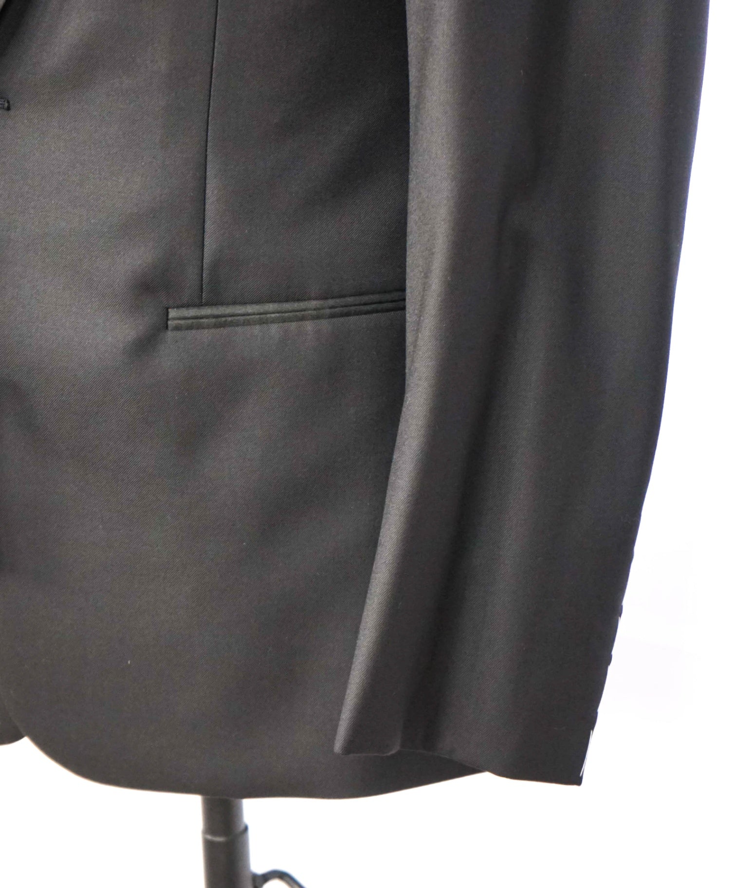 $3,195 GIORGIO ARMANI -Black Super 160's Dinner Jacket- 36S