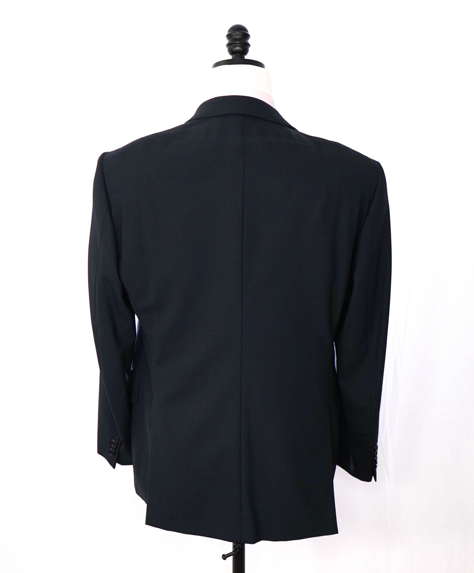 $1,495 ARMANI COLLEZIONI - "M Line" Navy Blue Wool Blazer - 42R