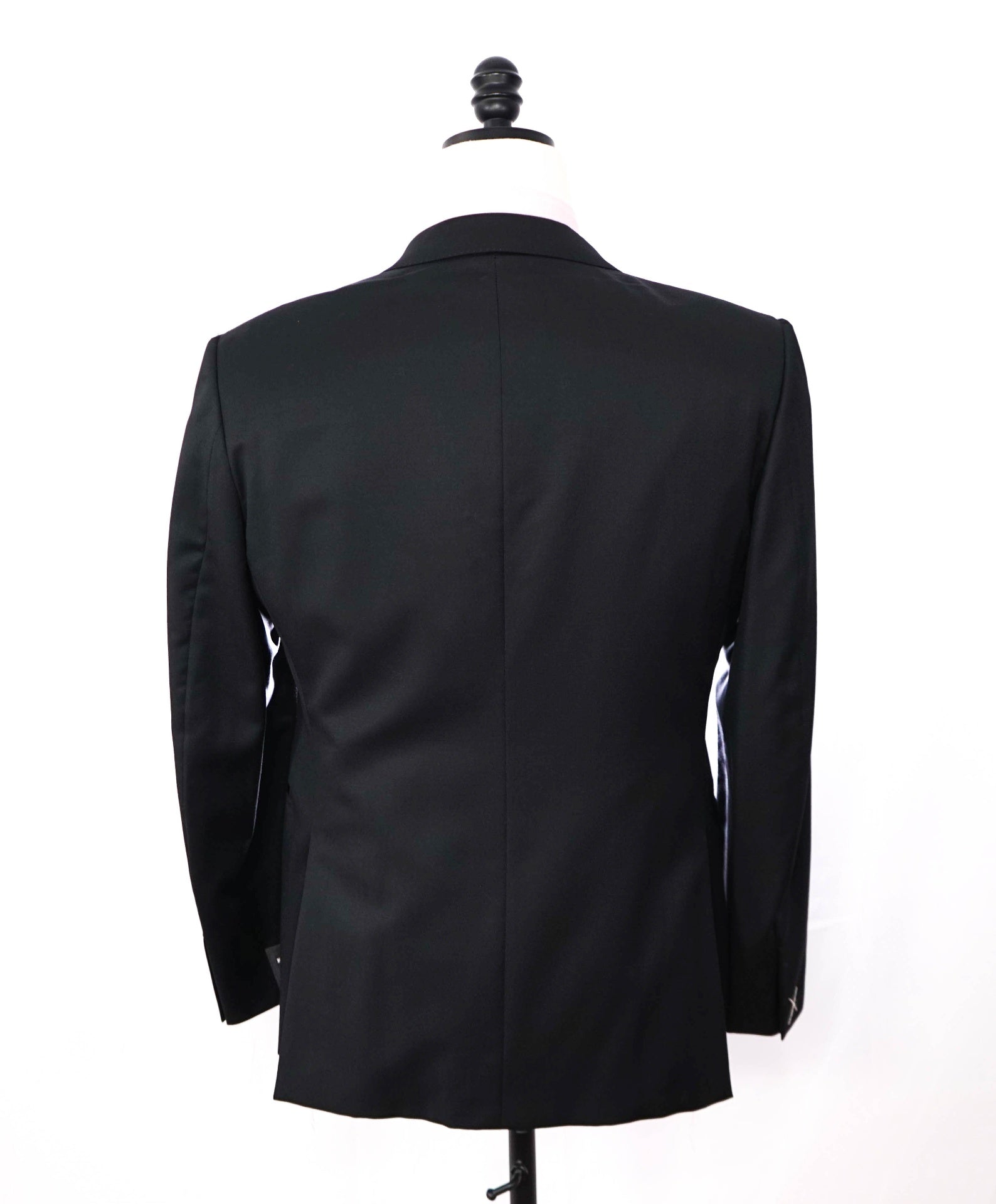 $2,995 ZEGNA - Black "MICRONSPHERE" Peak Dinner Jacket - 38S