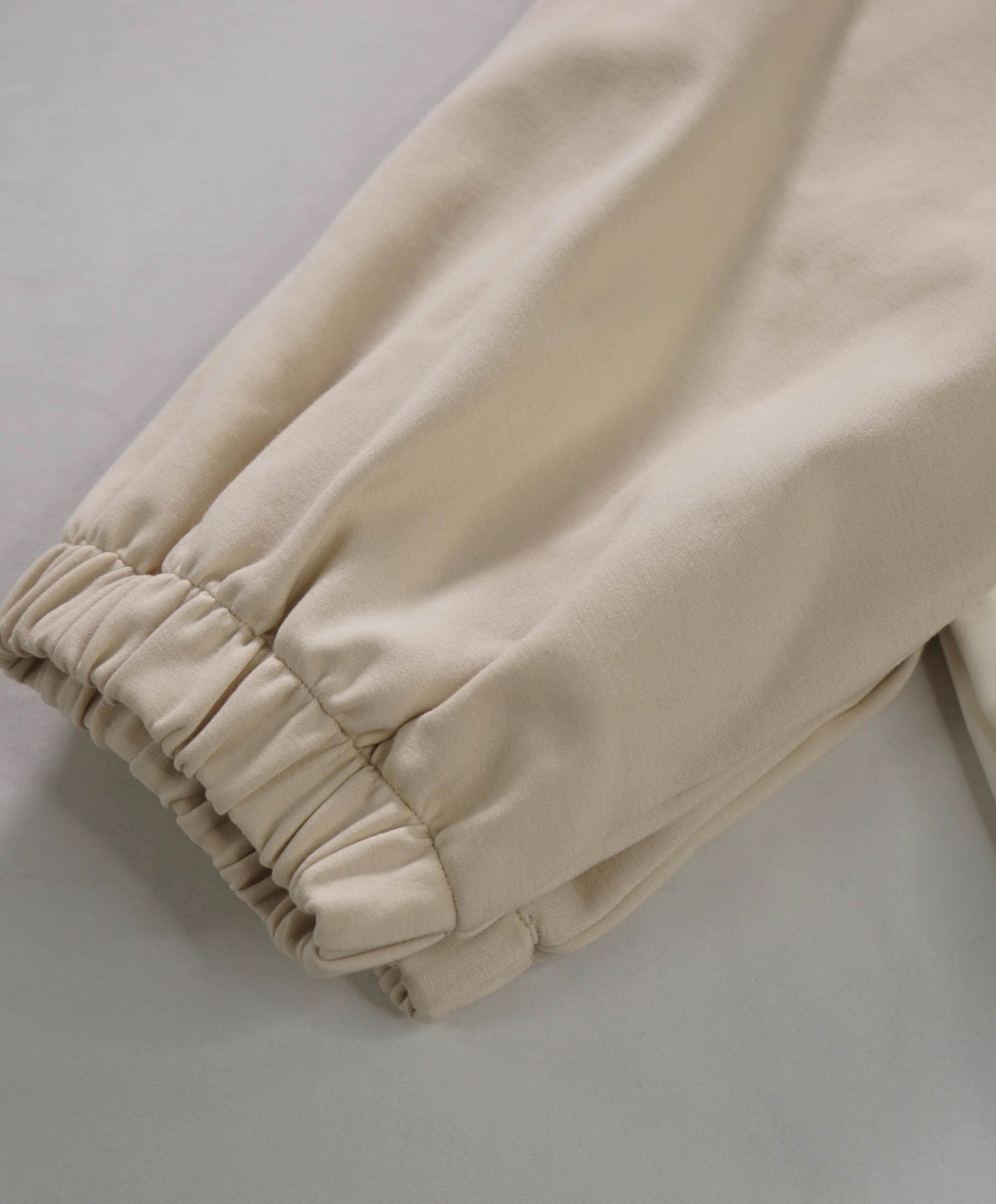 $795 ELEVENTY - Beige/Off-white Sweatshirt - L