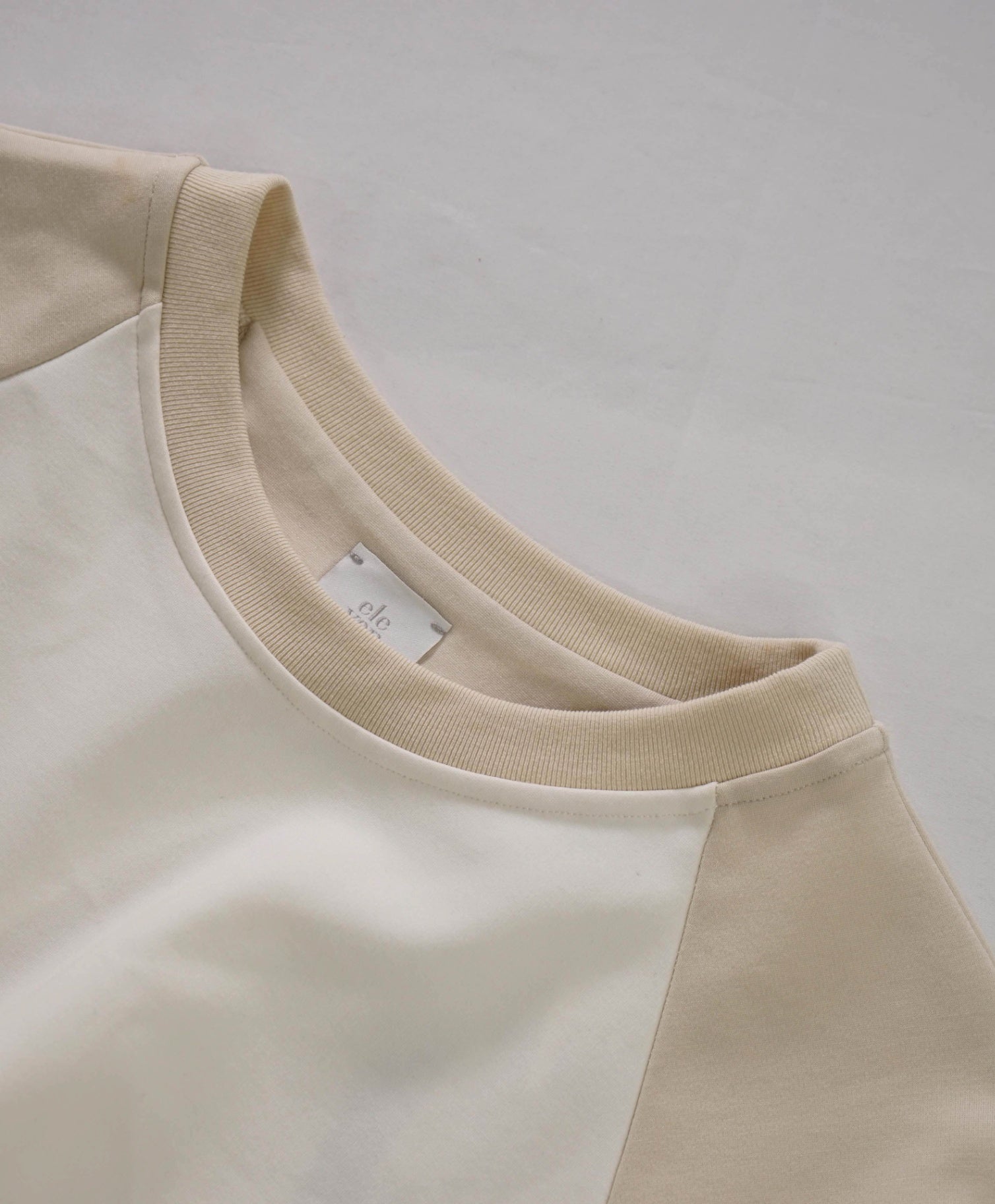 $795 ELEVENTY - Beige/Off-white Sweatshirt - L
