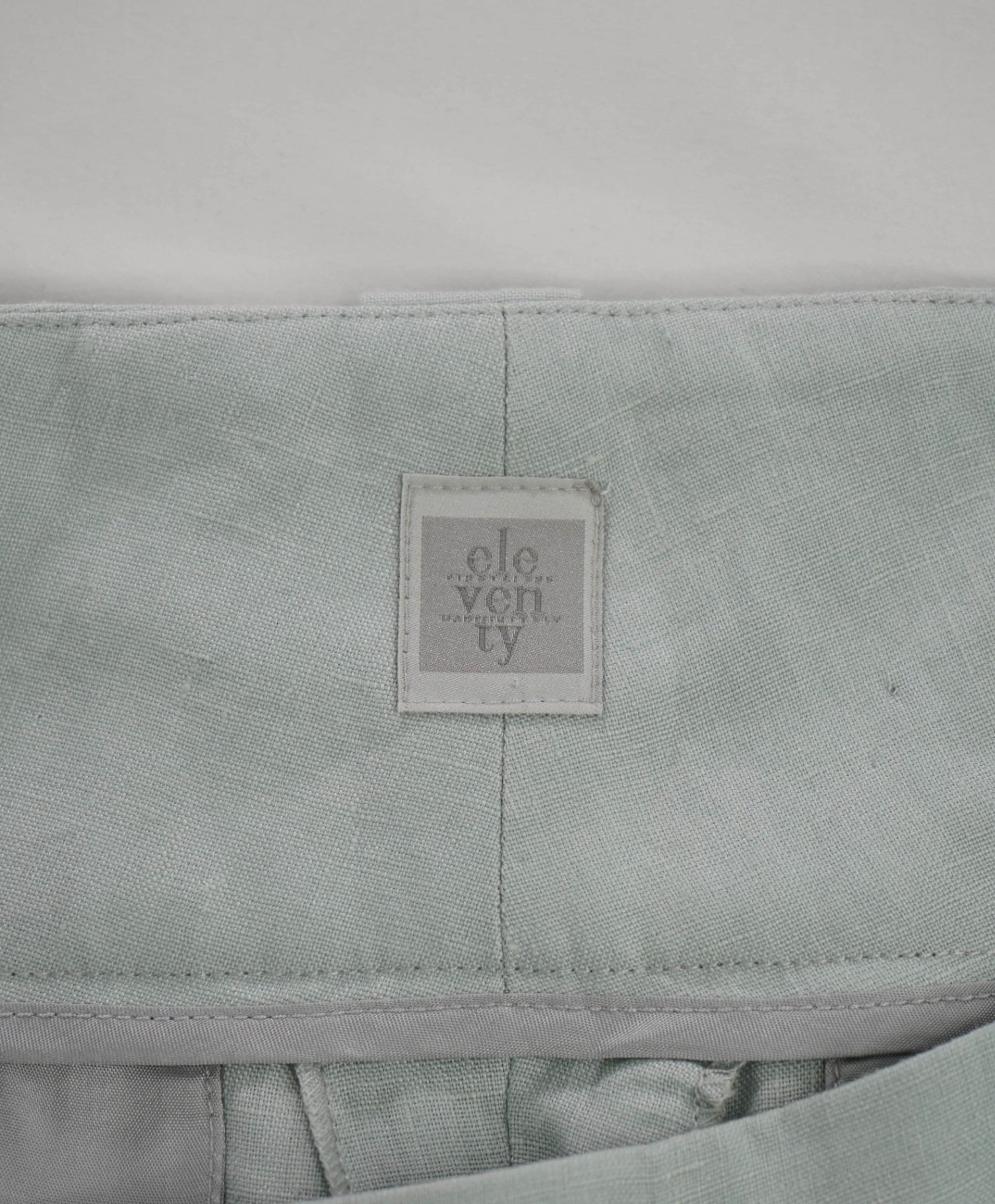 $395 ELEVENTY - Light Blue Linen High Waisted Shorts - 4 US