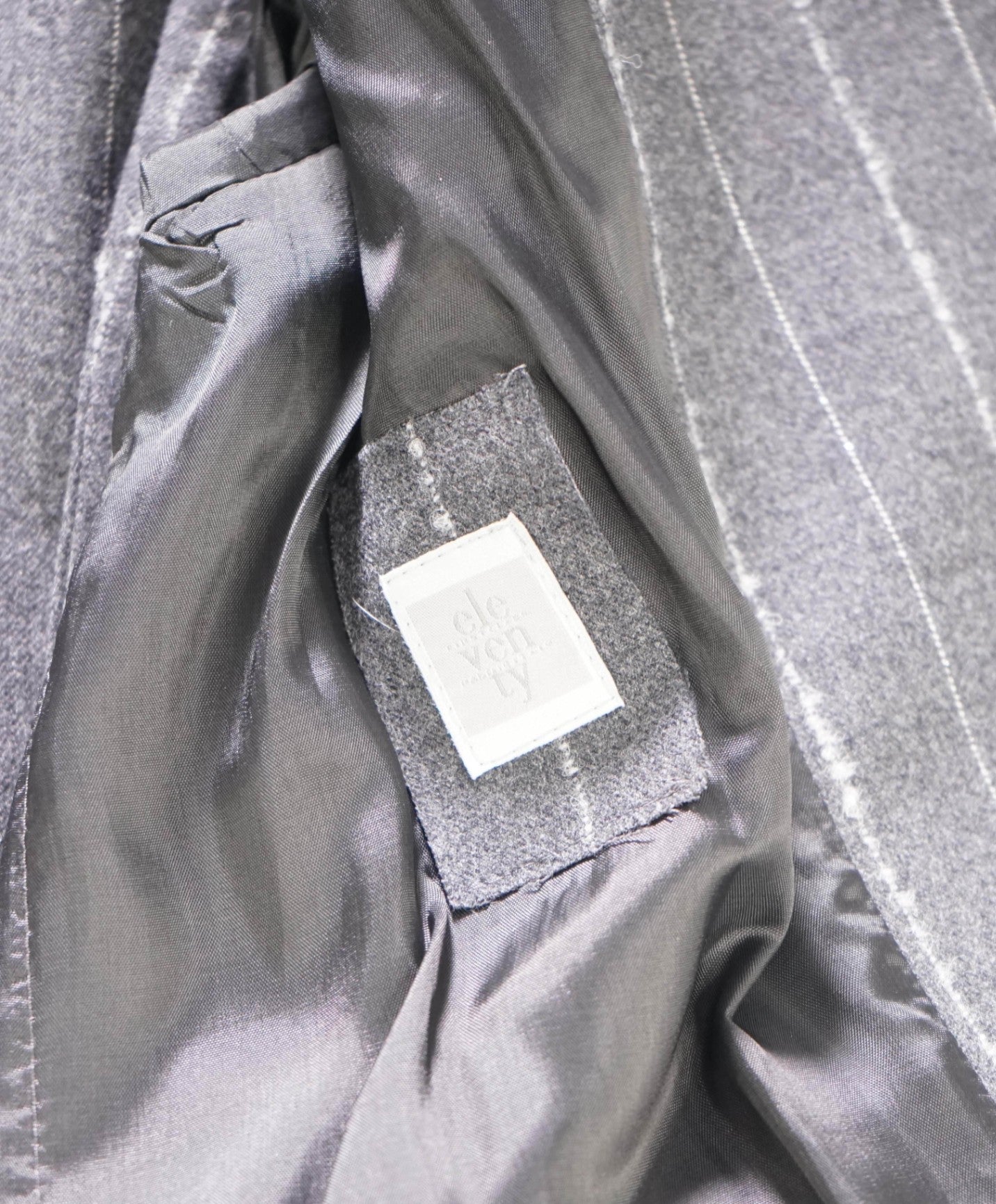 $1,895 ELEVENTY - Gray Stripe Flannel Wool Suit - 2 US
