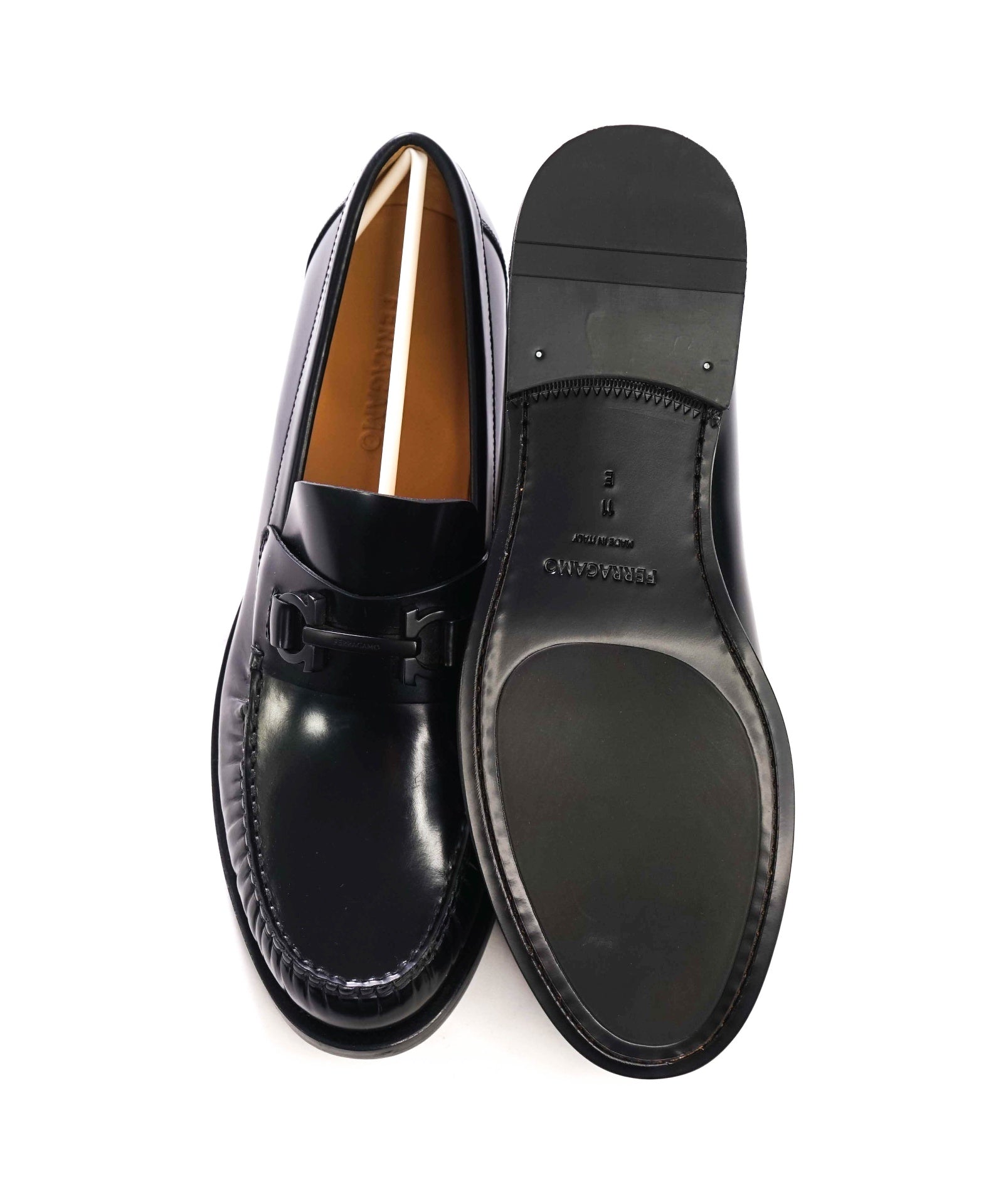 $995 FERRAGAMO - Black Leather "FORT" Loafers - 11 E