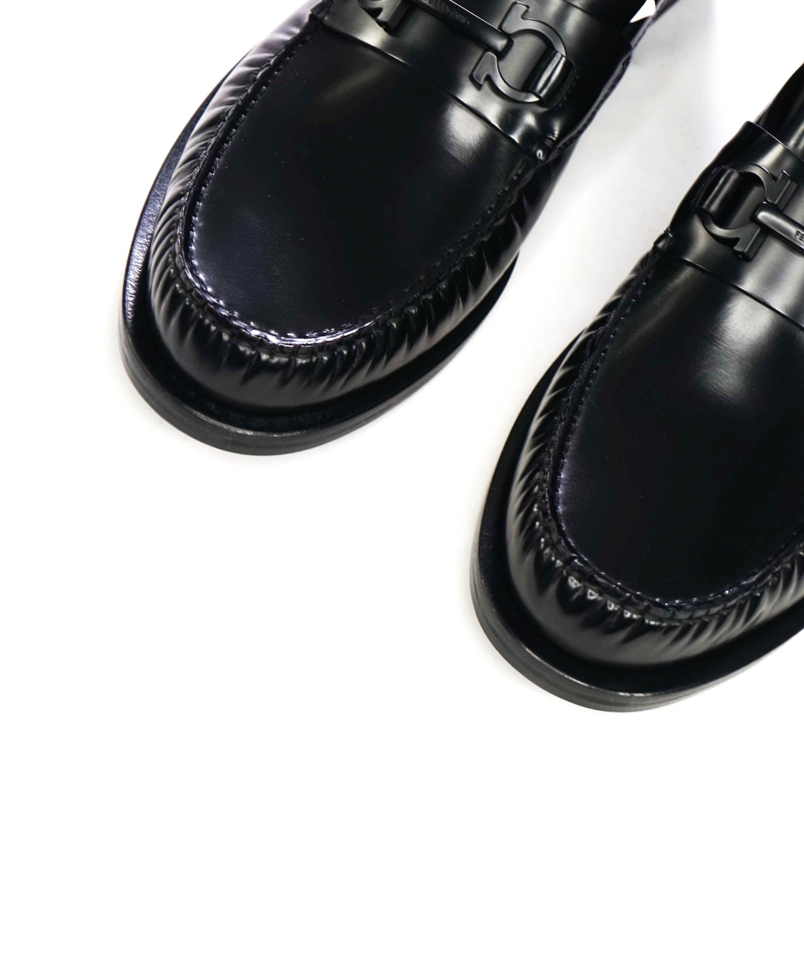 $995 FERRAGAMO - Black Leather "FORT" Loafers - 12 D