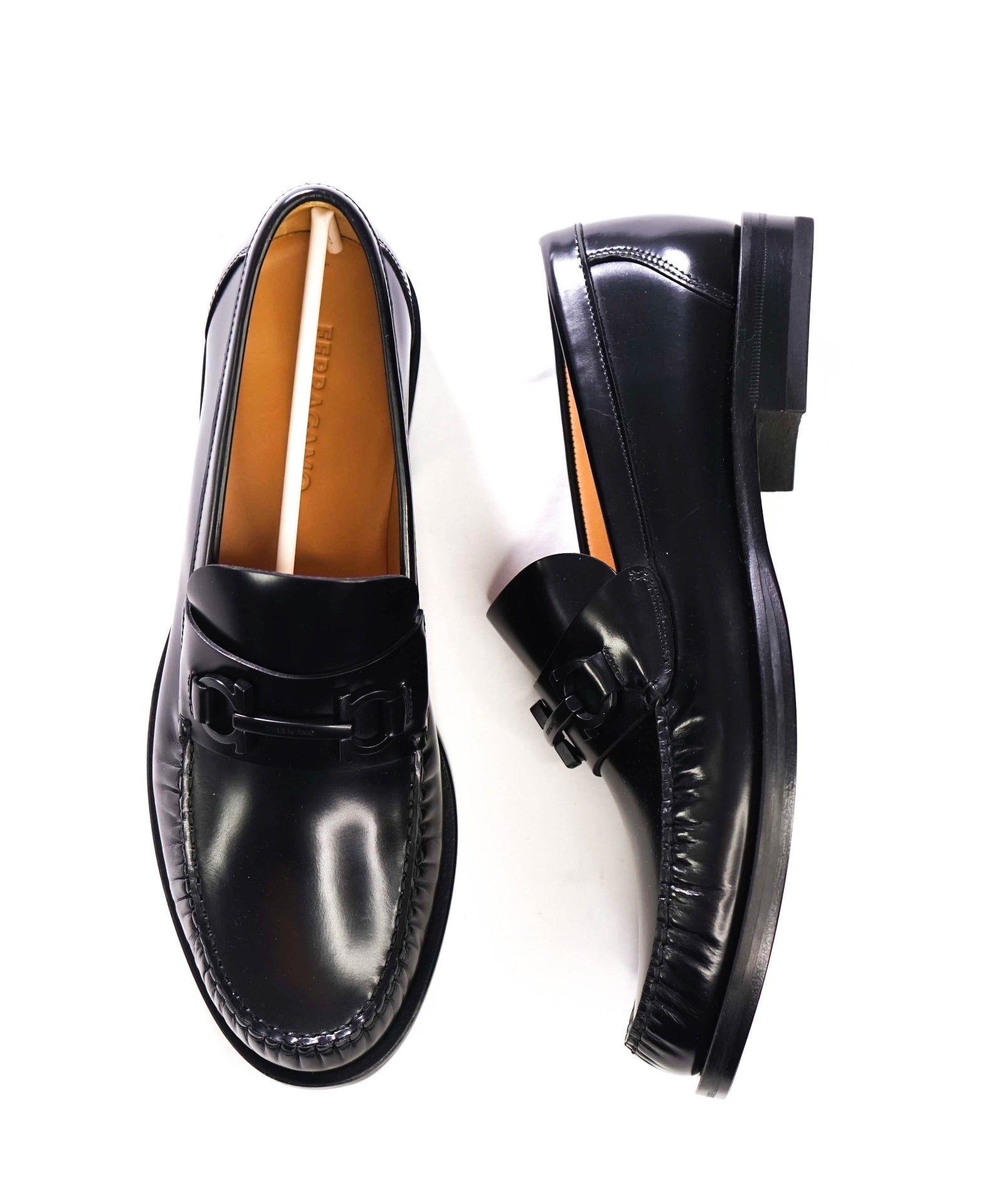 $995 FERRAGAMO - Black Leather "FORT" Loafers - 10 EE