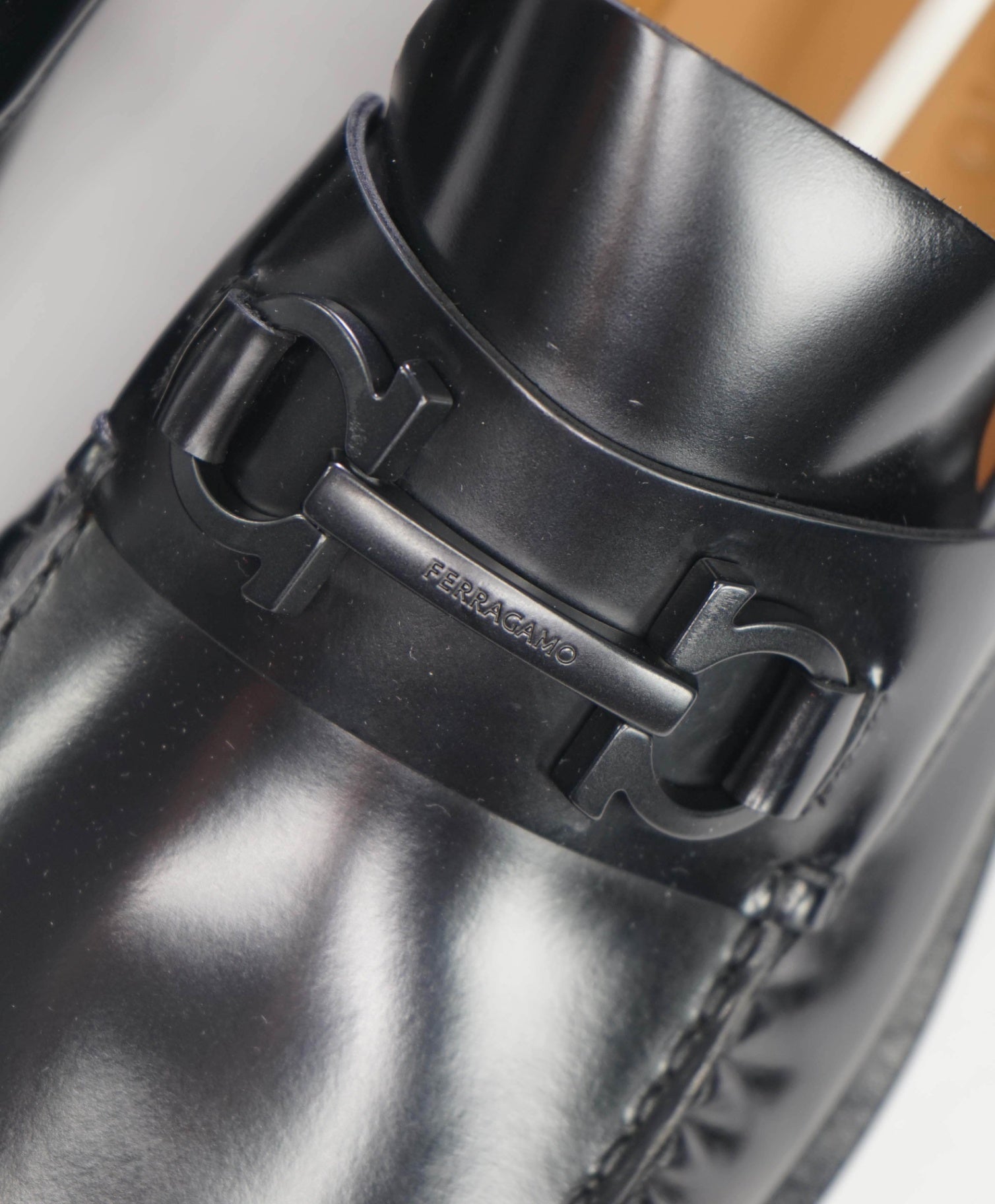 $995 FERRAGAMO - Black Leather "FORT" Loafers - 10 EE