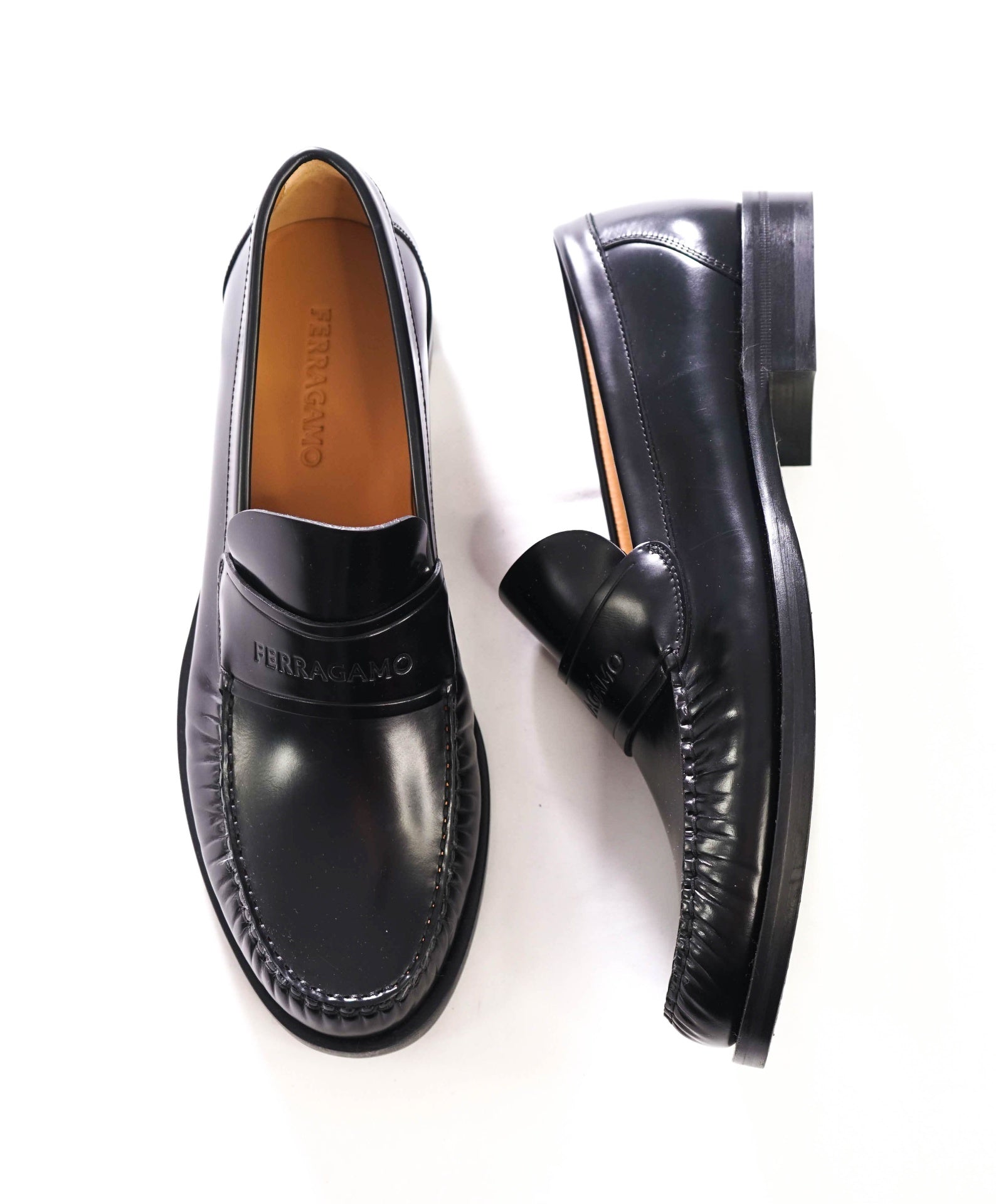 $930 FERRAGAMO - Black Leather "FILLMORE" Loafers - 10.5 EE