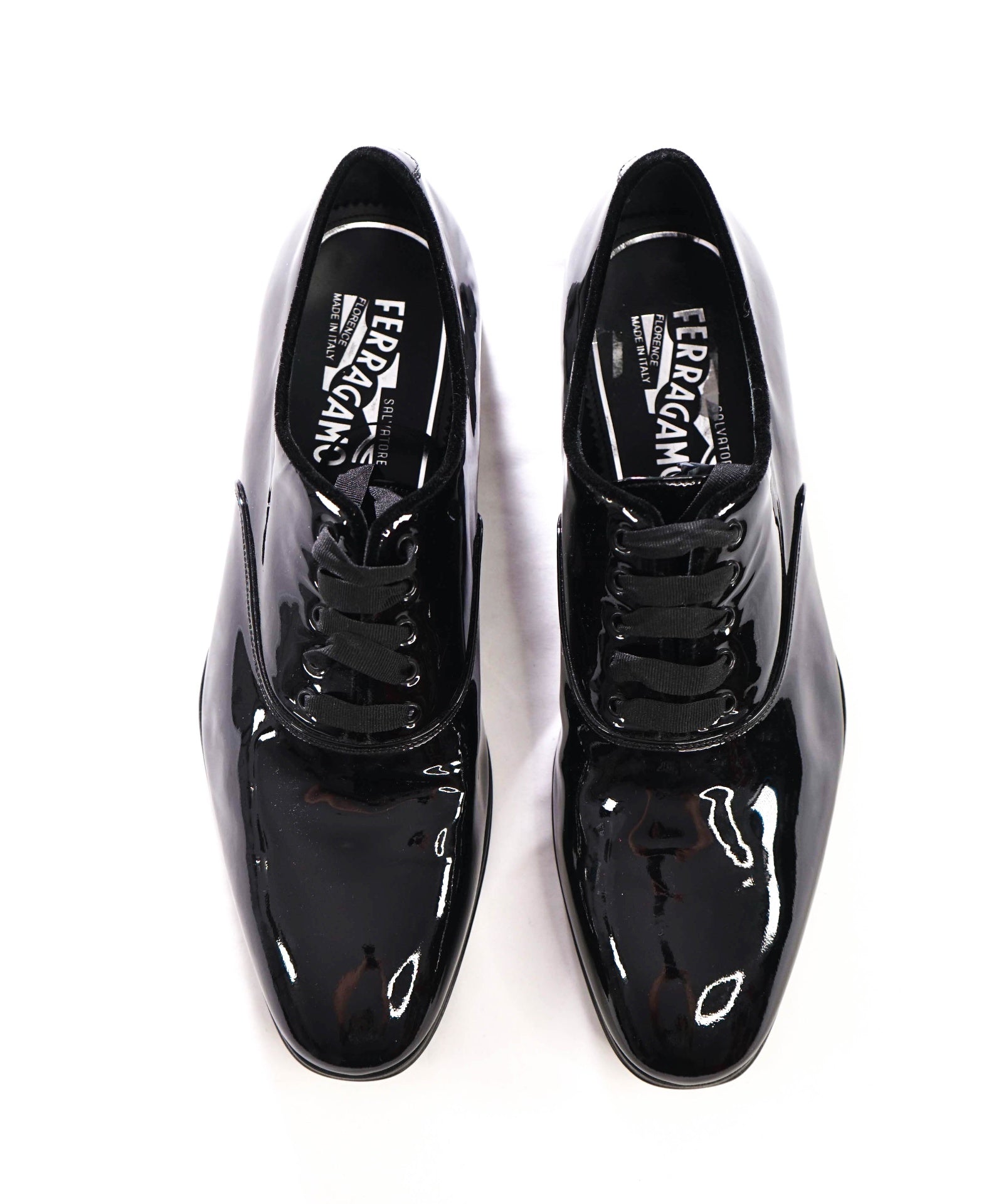 $950 FERRAGAMO - Black Patent Leather Tuxedo Oxfords - 8 D