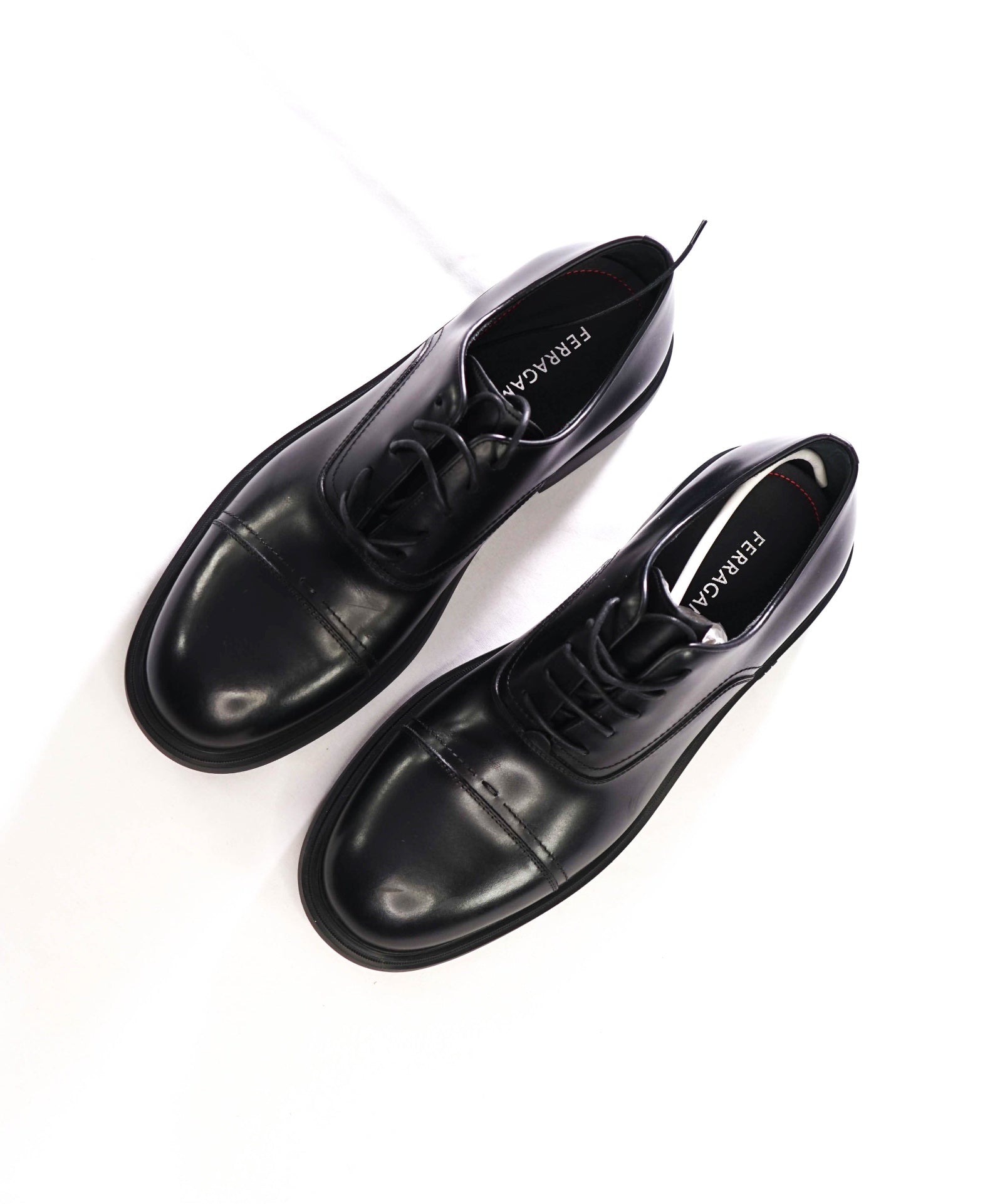 $995 FERRAGAMO - Black "CAMDEN" Lug-Sole Oxfords - 10EE