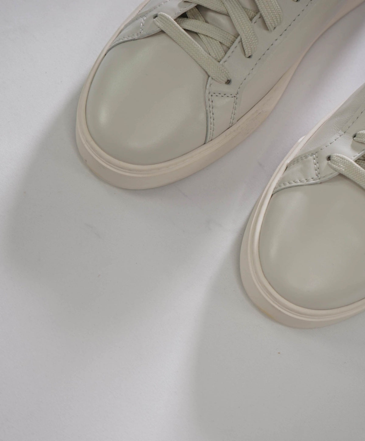 $750 TOD'S - White Leather Sneakers - US 12 (11UK)