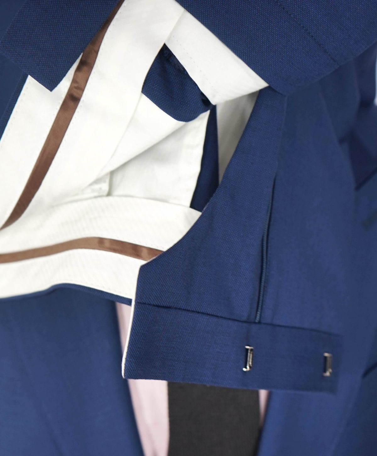 $700 SUITSUPPLY - ZIGNONE Navy Super 120's Peak Lapel Suit - 44L