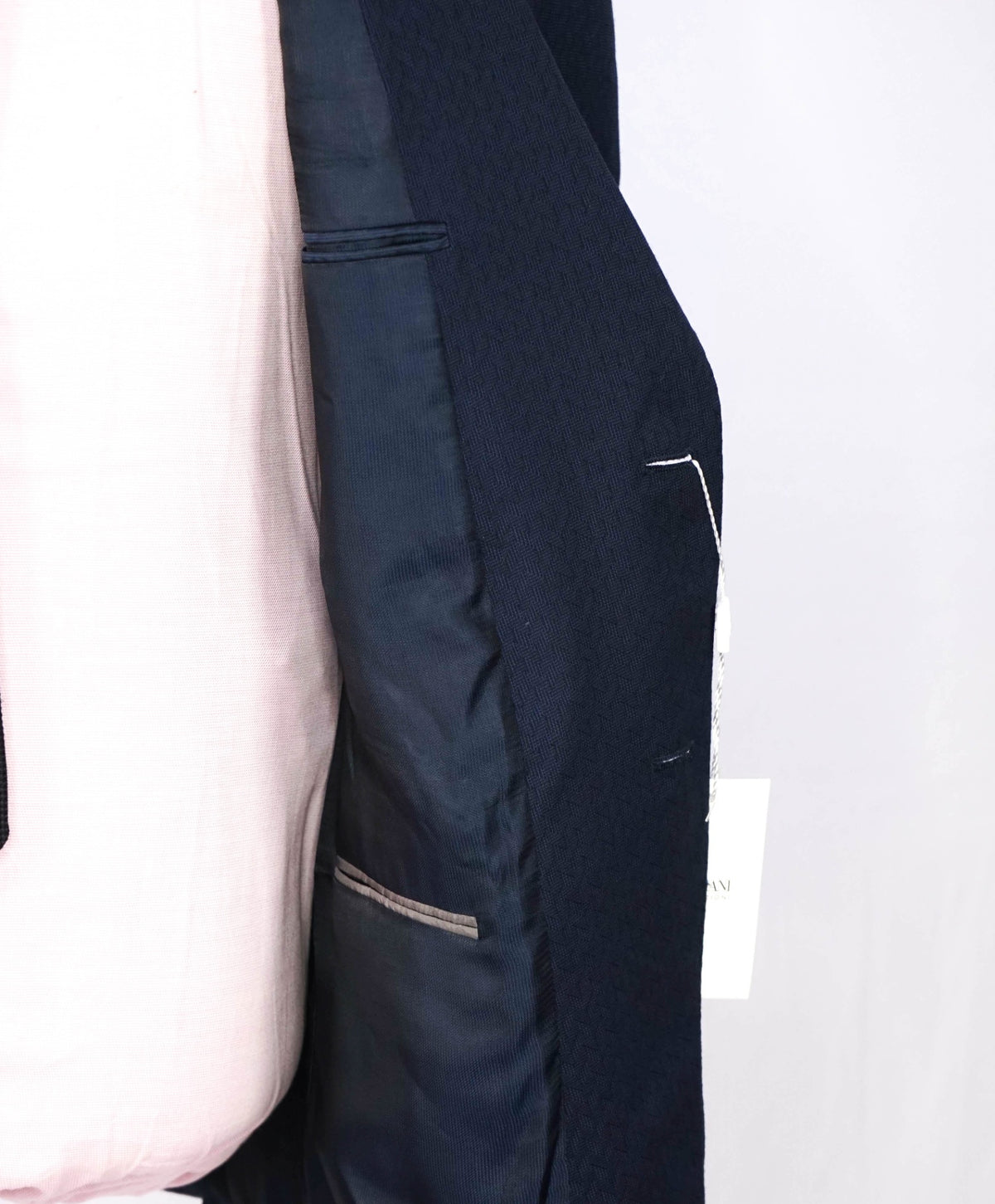 $1,995 ARMANI COLLEZIONI - Navy Geometric "M-LINE" Suit - 40R