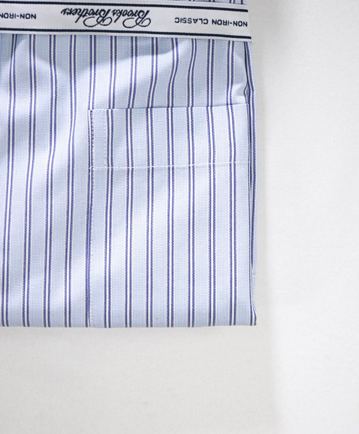 $128 BROOKS BROTHERS - Blue Stripe NON-IRON "Classic" Shirt - 15.5 - 35