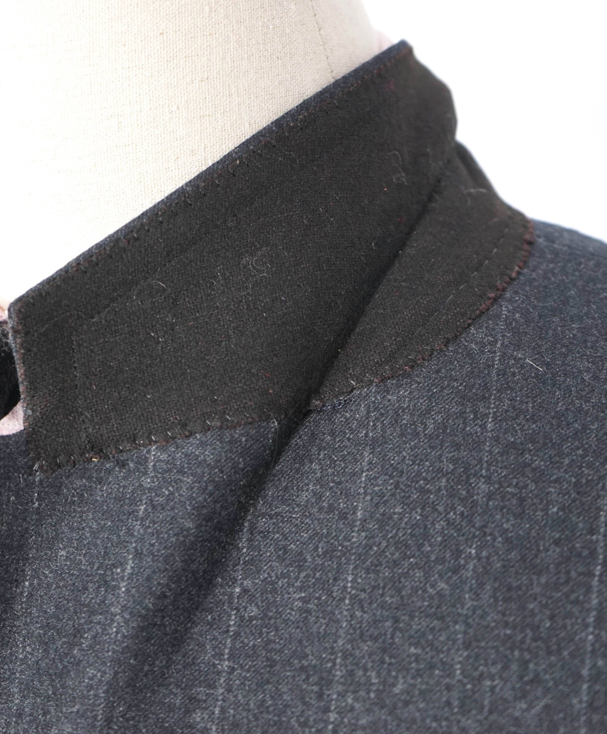 $1,695 HICKEY FREEMAN - VINTAGE Gray Chalk Stripe Wool Suit - 40R