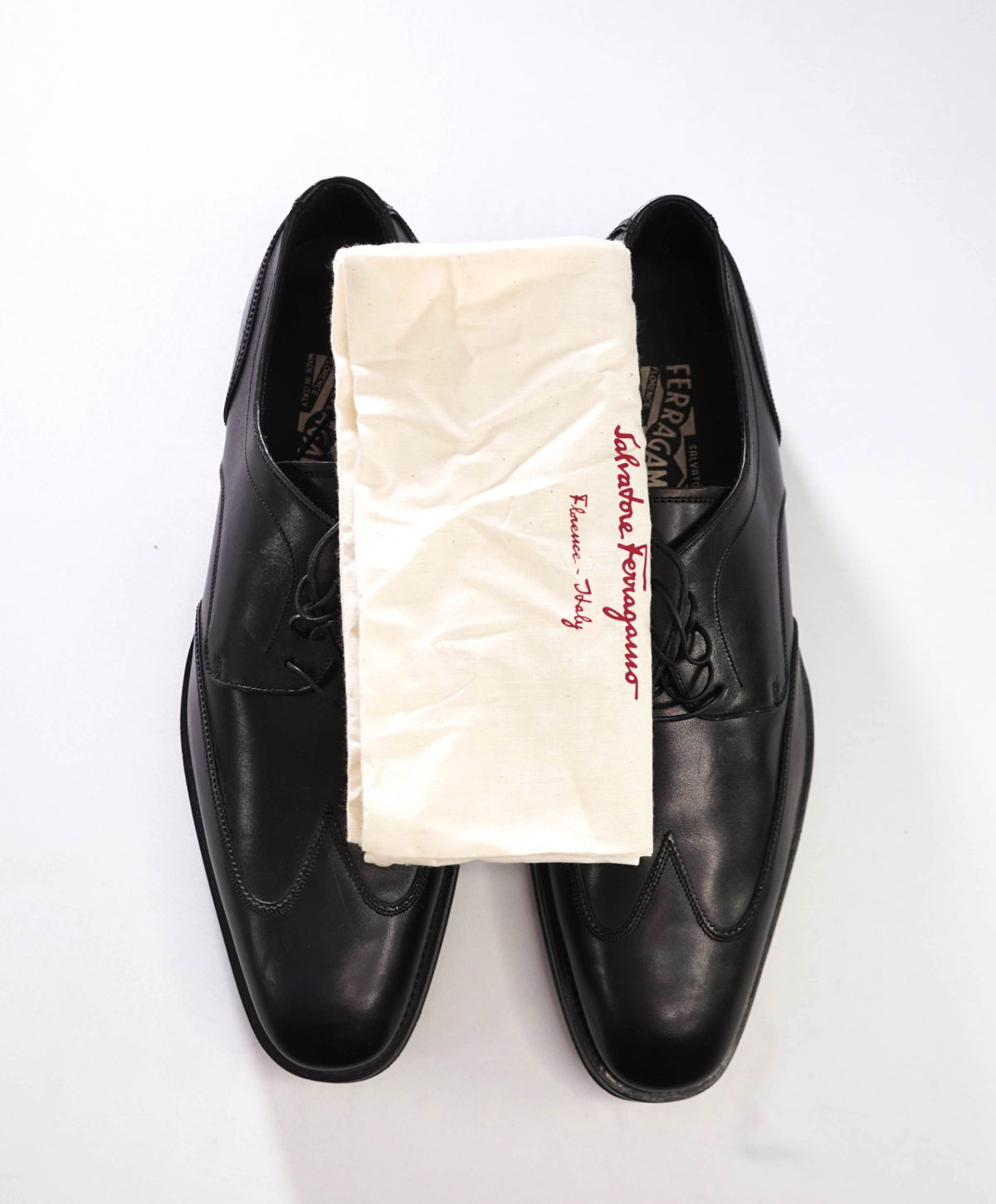 $850 FERRAGAMO - Black Leather Wingtip Derby - 13 D